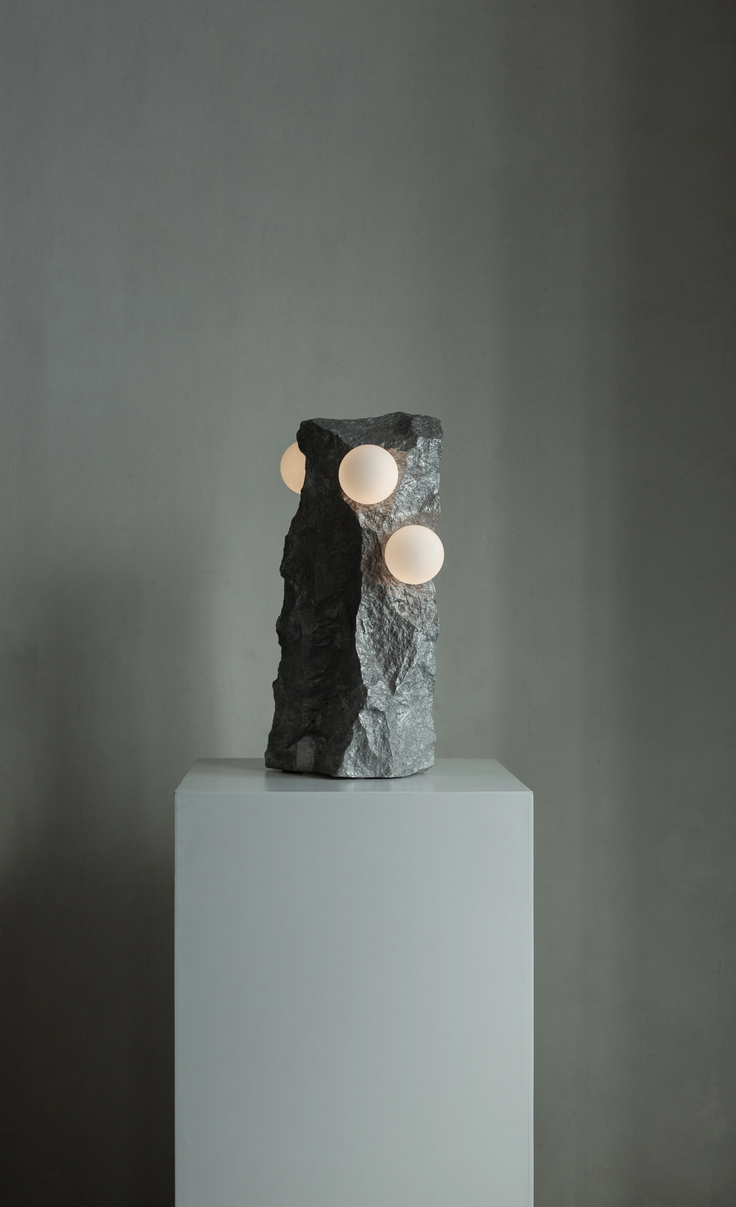 Mutua Lamp — Studio H. Fernández_Basalto Collective 01.jpg