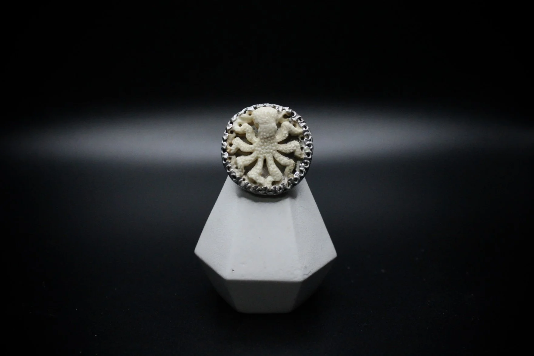 Octopus Woolly Mammoth Ivory