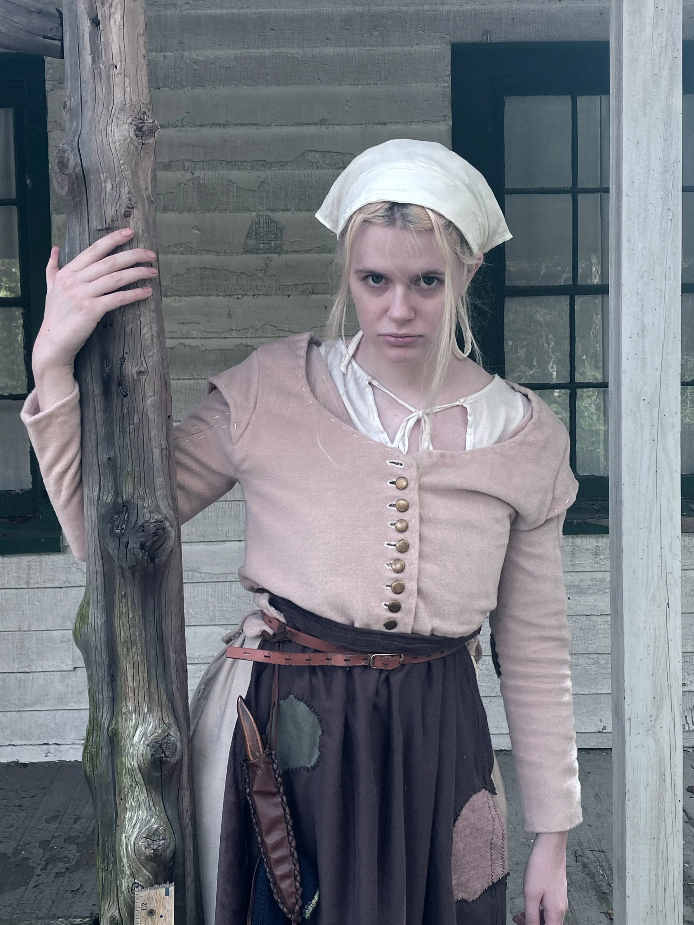 Thomasin from the VVitch costume - skirt, bodice, cap, and apron construction