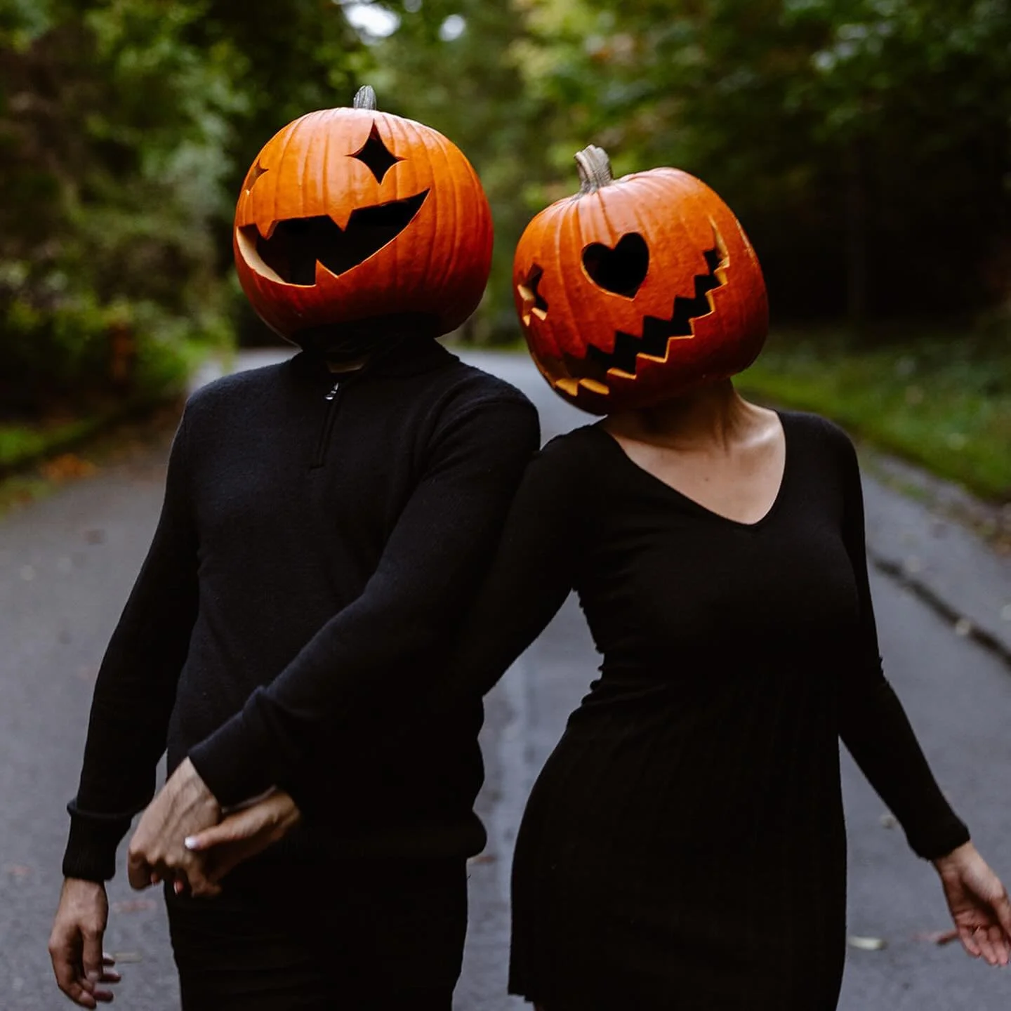 Happy Halloween everyone!🎃 🎃 Throwing it back to this unique fall/pumpkin head engagement session. Heading out next week for several very fun photoshoots in the desert and I can&rsquo;t wait! Looks like November is going to be so fun 🤩 
.
.
.
#hal