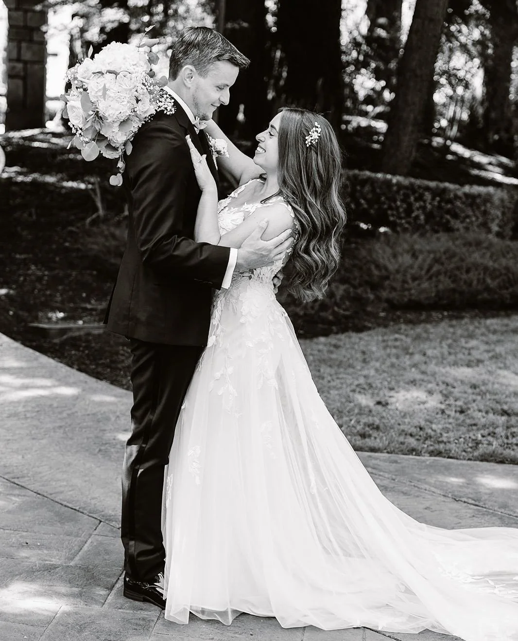 Flowers are an important part of any wedding or elopement day. Even if you&rsquo;re not typically the flower type they can really add to the aesthetic. There are so many wedding florists in Washington, and finding the right one can feel like looking 