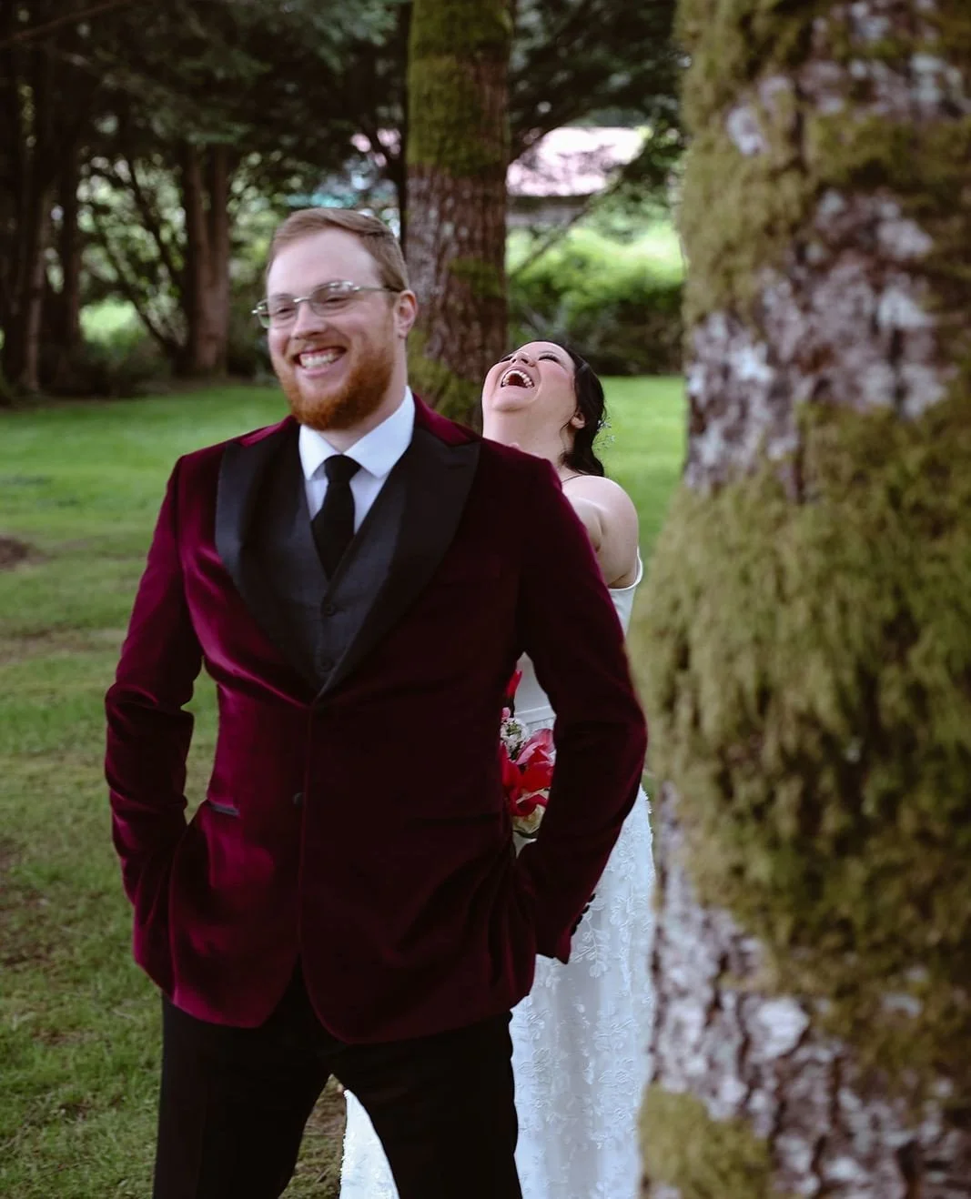 When putting together the timeline for your wedding there are so many things to consider, like how much time you will need for family portraits, do you want to do your first dance before or after everyone eats, and when do you need to start hair and 