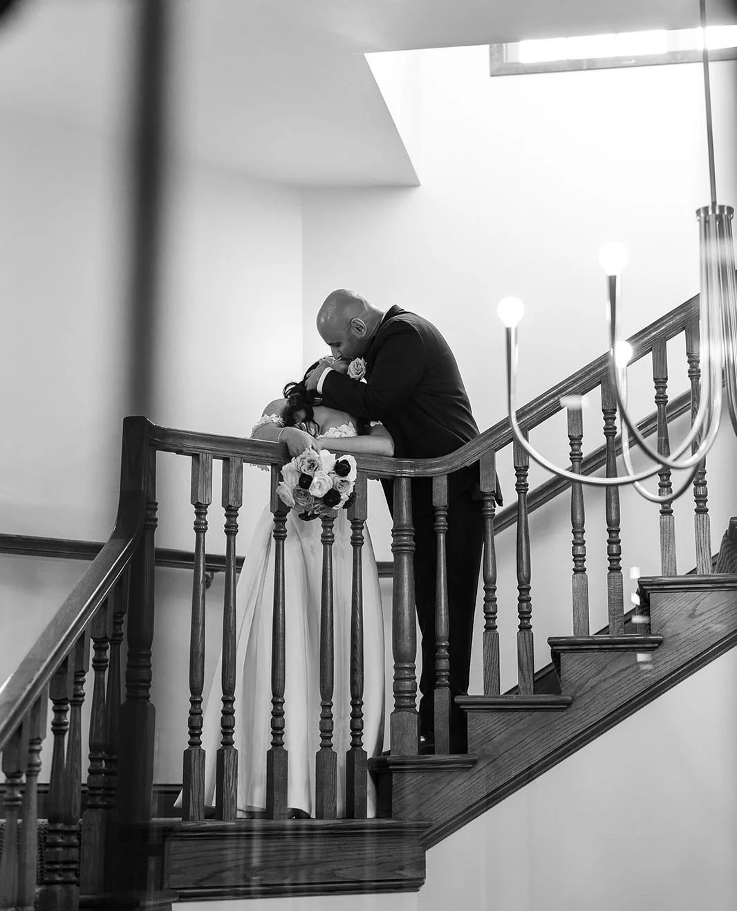 There are no rules when planning your wedding, but as someone who has photographed many weddings, here are my top 3 do&rsquo;s and don&rsquo;ts on your wedding day.⁠
⁠
DO&hellip;Hire a wedding photographer. Trust me that your sister who just bought a