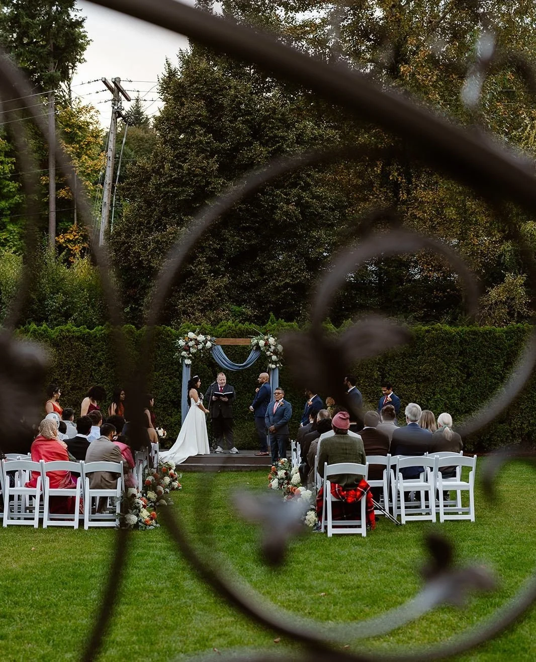 What do you consider an intimate wedding? Although there is no hard and fast rule on this, an intimate wedding is typically a wedding that is under 30 guests though they can oftentimes be larger and have closer to 50 guests. ⁠
⁠
Intimate weddings in 