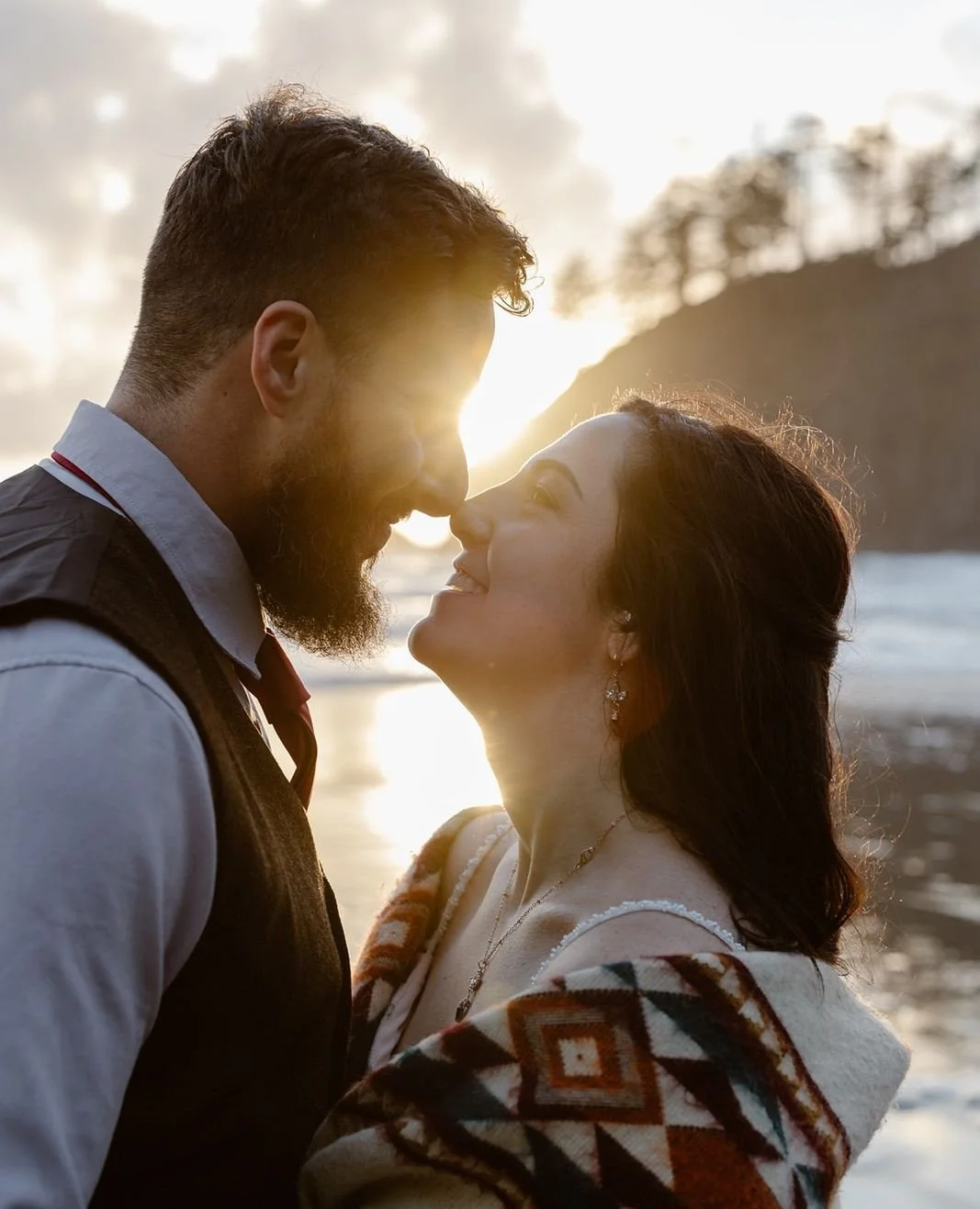 Imagine exchanging vows with the mesmerizing Pacific Ocean as your witness, the rhythmic sounds of crashing waves providing the soundtrack to your next adventure as you get married. ⁠
⁠
Eloping in the Oregon Coast offers a truly enchanting experience
