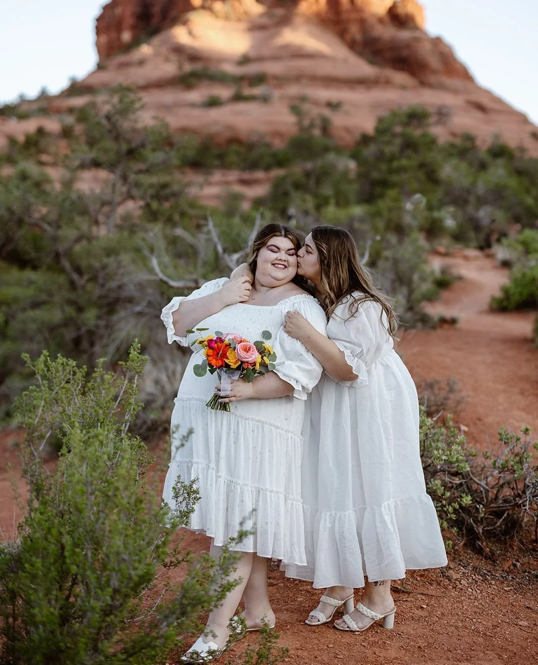 When is the best time to elope in Arizona? Arizona is gorgeous year-round, but some seasons offer better weather, less crowds, and more accessibility. Here are my recommendations on when is the best time to elope in Arizona:⁠
⁠
Spring (March&ndash;Ma