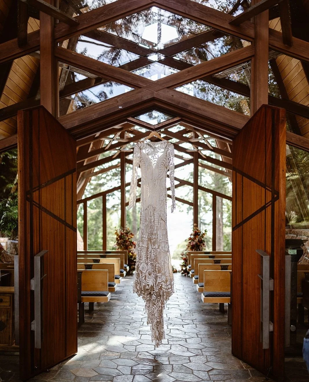 If you&rsquo;re traveling out of state to elope in Washington or are planning a destination wedding, you might wonder how to fly with a wedding dress. ⁠
⁠
My biggest recommendation is to not place your wedding dress with any checked luggage. In the r