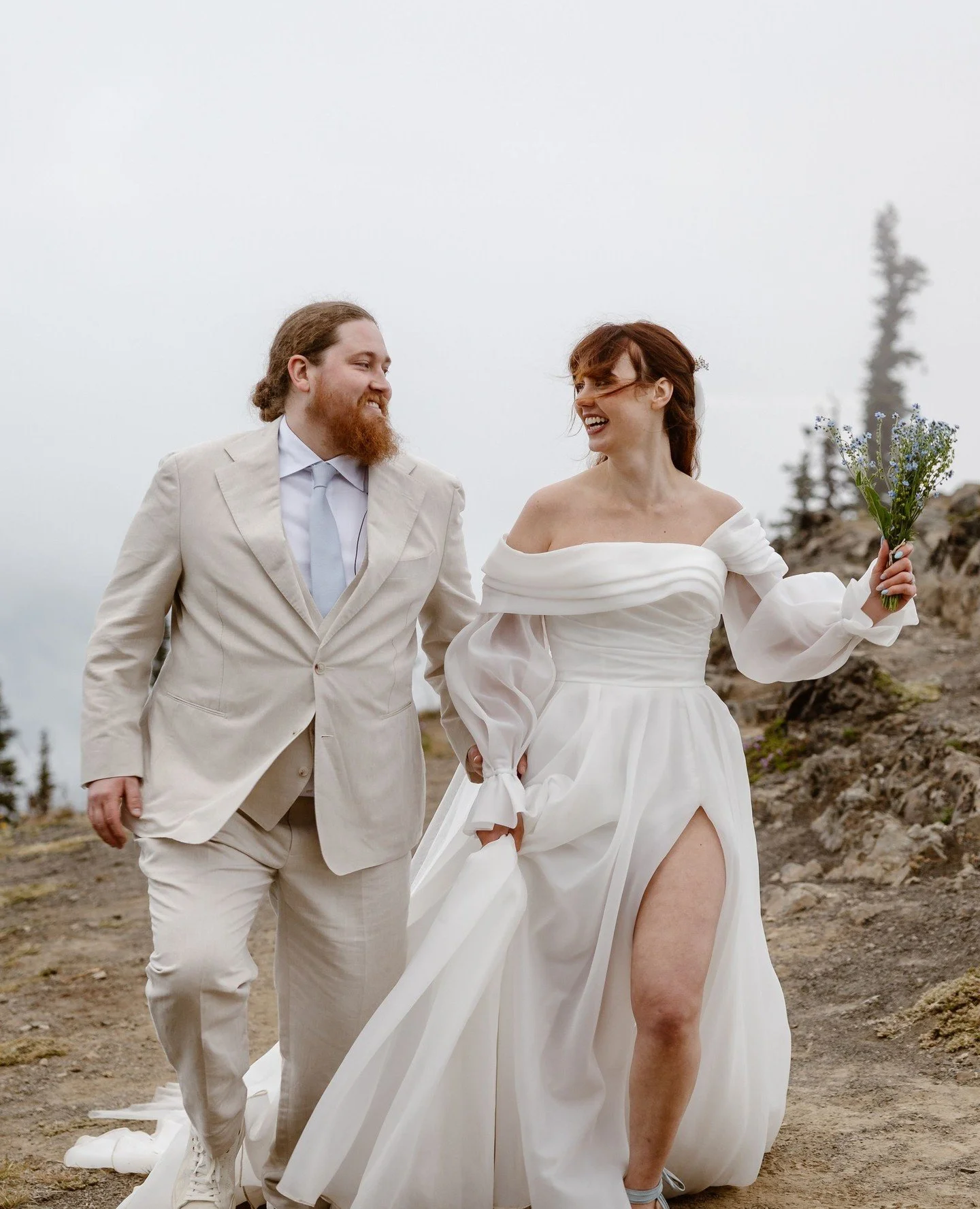 When eloping in Washington, especially around one of our 3 National Parks, it&rsquo;s important to think about staying close to your elopement location for a couple of reasons. ⁠
⁠
If you want to get ready at your AirBnb or hotel and then want to exp