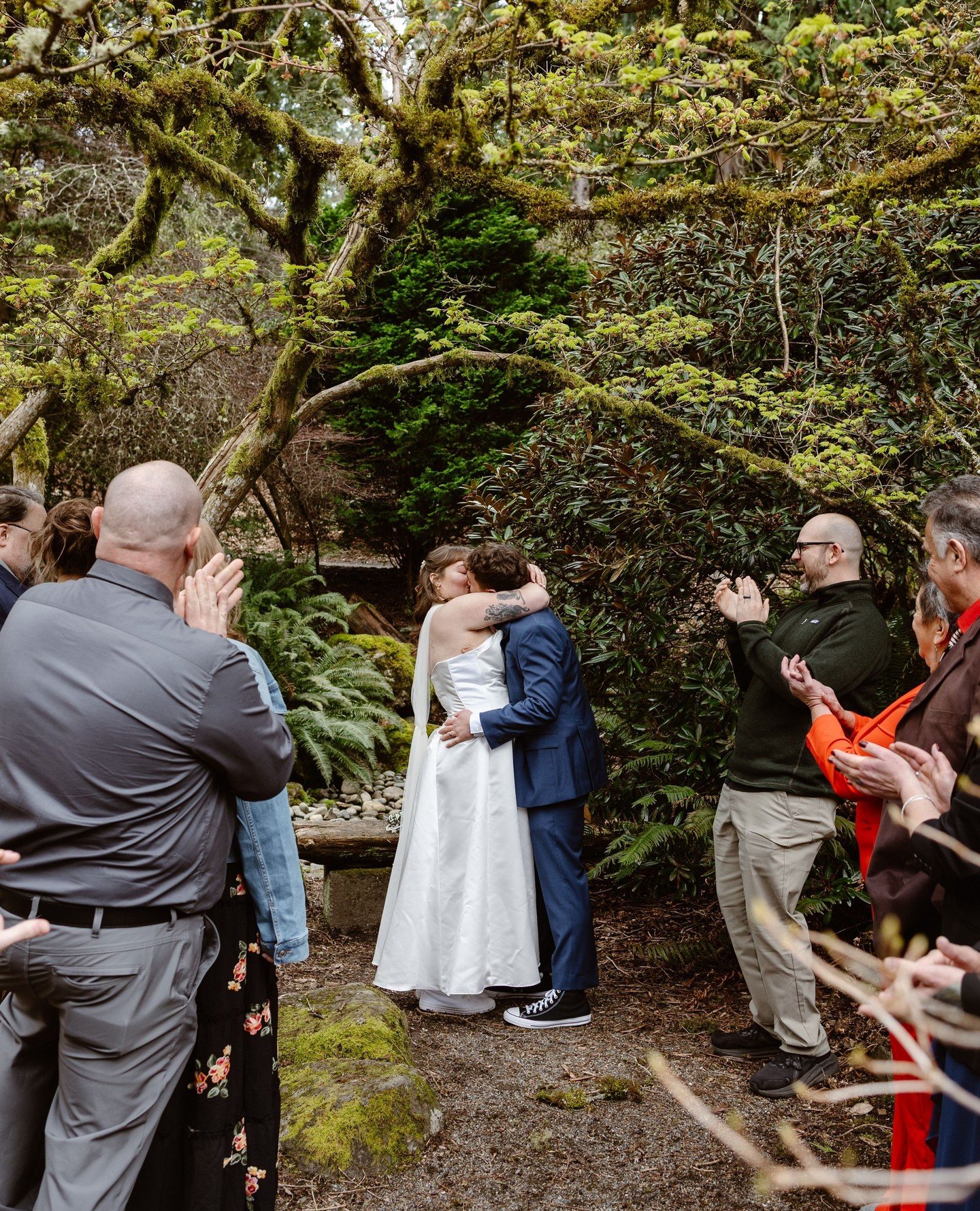 If you&rsquo;re eloping but want to include your friends and family, there are many different ways to have them be part of your elopement without feeling the societal pressures of turning your elopement back into a wedding. ⁠
⁠
1.Invite them for your