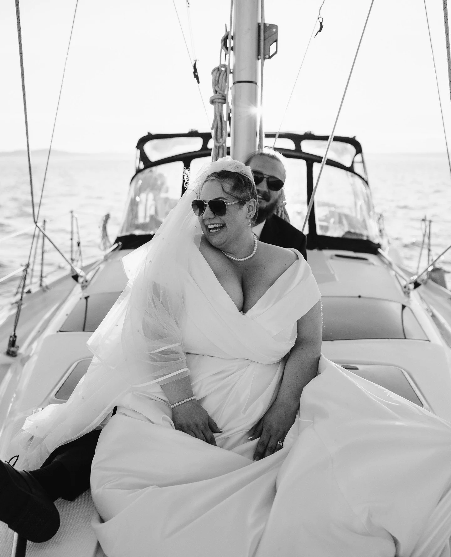 Need a reason to have your wedding or elopement on a boat? Here's a few reasons: ⁠
⁠
1.) The breathtaking backdrops it provides. As you exchange vows, you'll be surrounded by the city's iconic skyline, with the Space Needle, Olympic mountains, and be