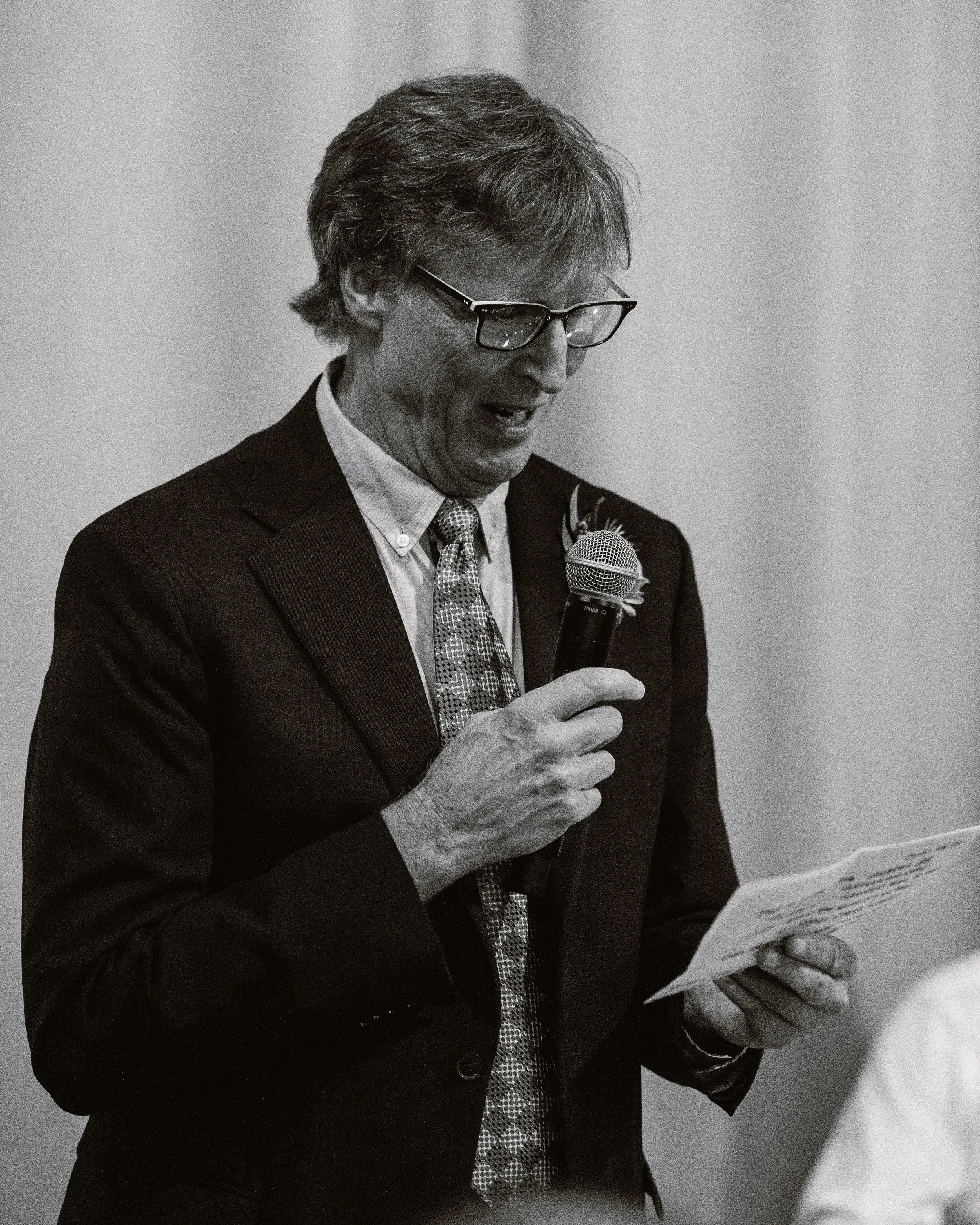 Doing wedding speeches and wondering how many speakers to have? 

Here&rsquo;s the rundown on wedding speeches to make sure this part of your wedding timeline does not run too long and is under control. 

Limit the number of speeches. My recommendati