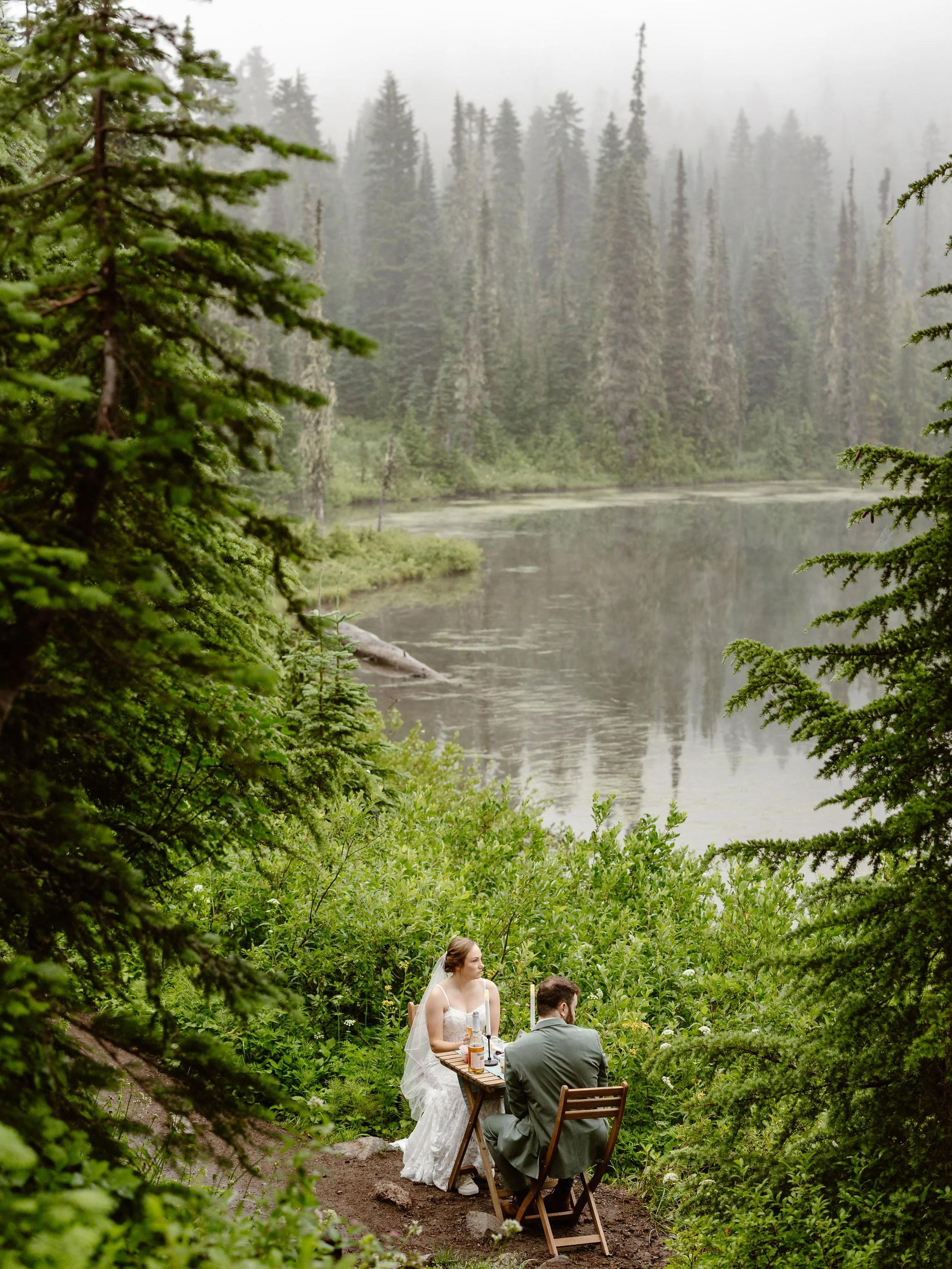 When it comes to meals, I always recommend to my couples to have a picnic in the woods! Whether it&rsquo;s a breakfast picnic in the forest on your wedding day or simply just some packed sandwiches, sitting down and having your meals out in nature is