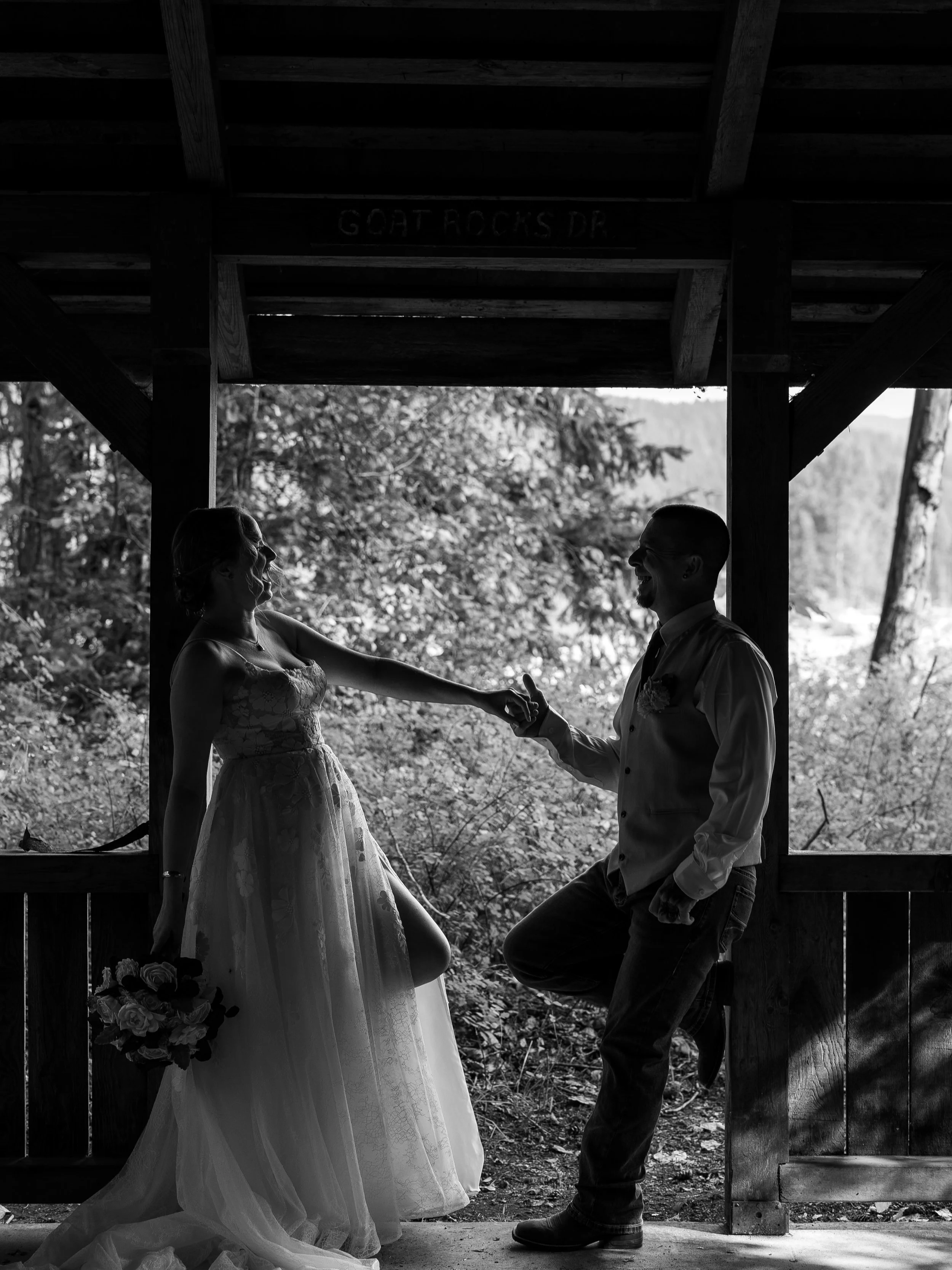 These two had the most beautiful micro wedding a few weeks back and I am loving editing this galllery. They had the cutest ring bearer (scroll to see) and the most incredible friends and family there for their wedding day. ❤️ congratulations you guys