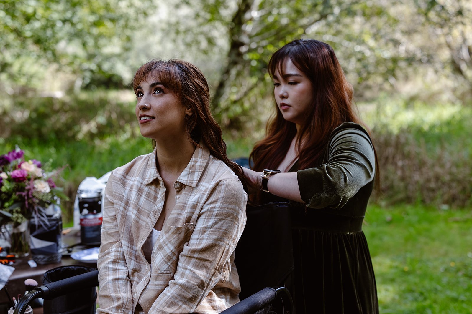 bride in washington state getting her hair and makeup done outside