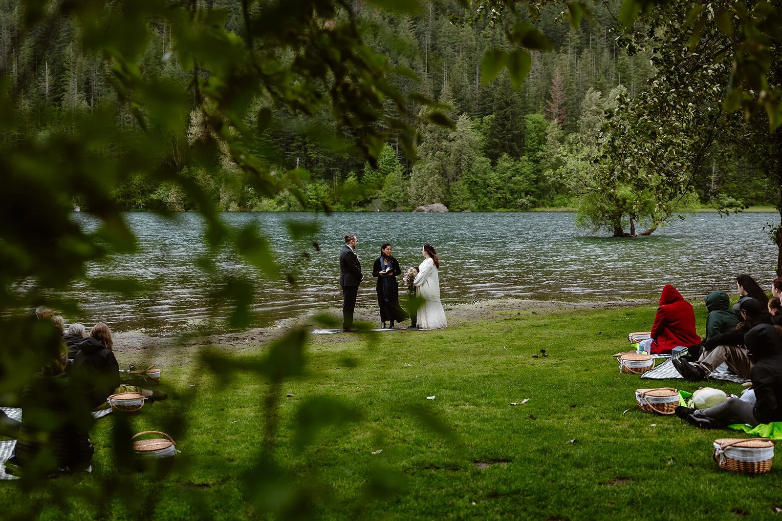 wa state couple at rattlesnake lake during elopement ceremony