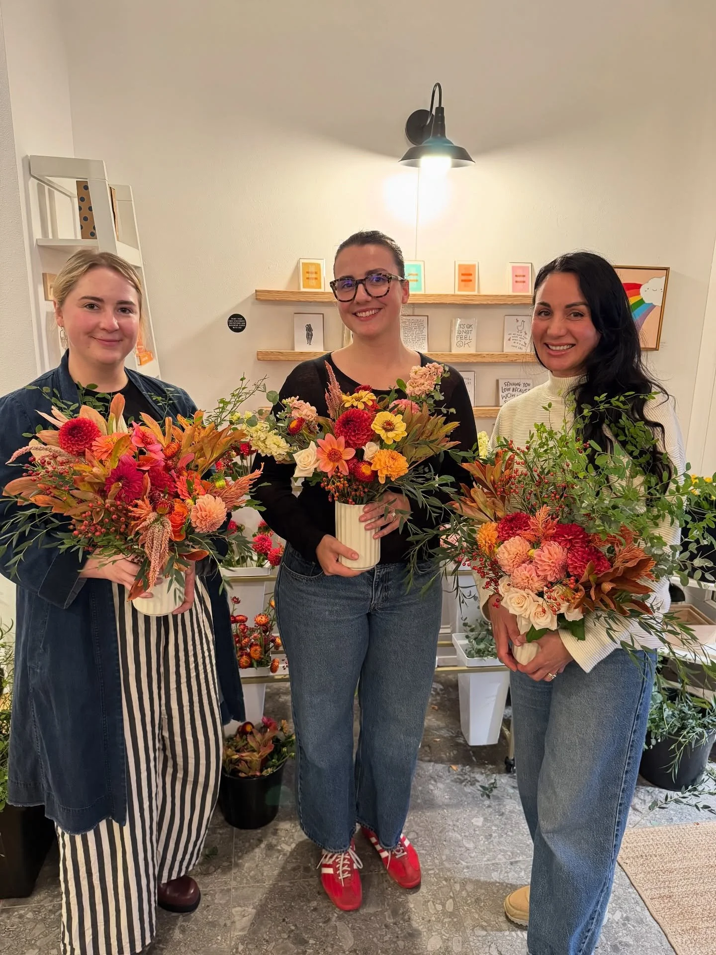 Pure magic last night! ✨ We hosted our second sound bath and floral workshop for a wonderful group of designers, thanks to our amazing hosts @mohawk_group_bethgish and @mohawkgroup.miaallen.

The evening kicked off with a soothing sound bath led by S