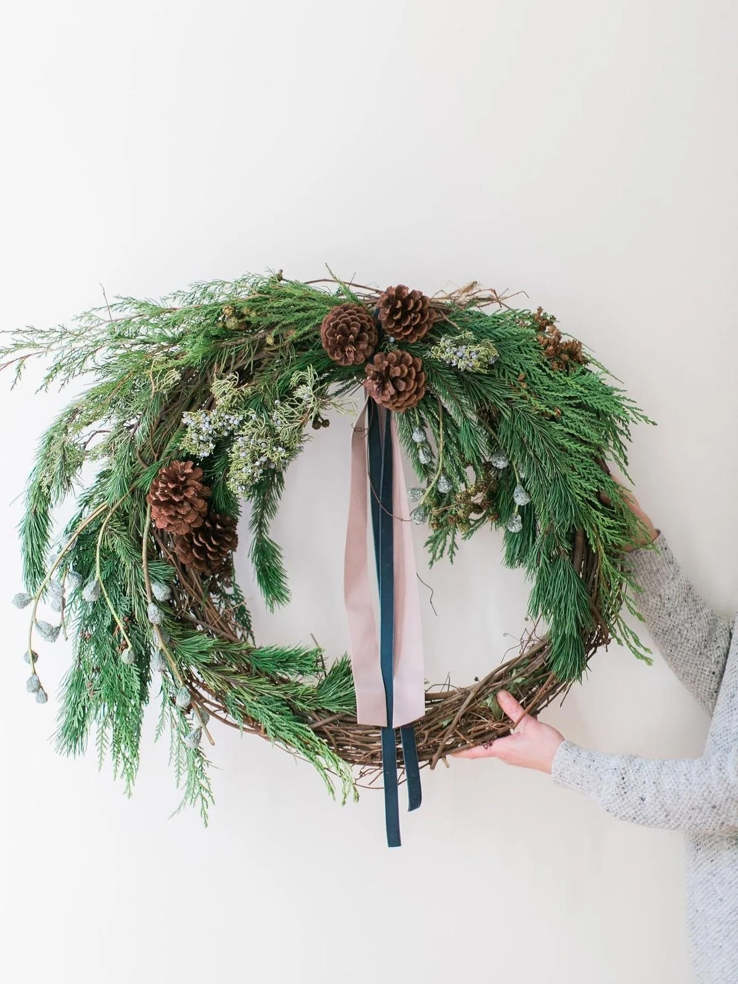 NEW WINTER WREATH WORKSHOP 🌲 

Get ready to deck your halls! Join us for a fun evening where you&rsquo;ll create a stunning, custom holiday wreath from scratch.

What you&rsquo;ll use: A grapevine base, fresh holiday greens, fragrant eucalyptus, vib