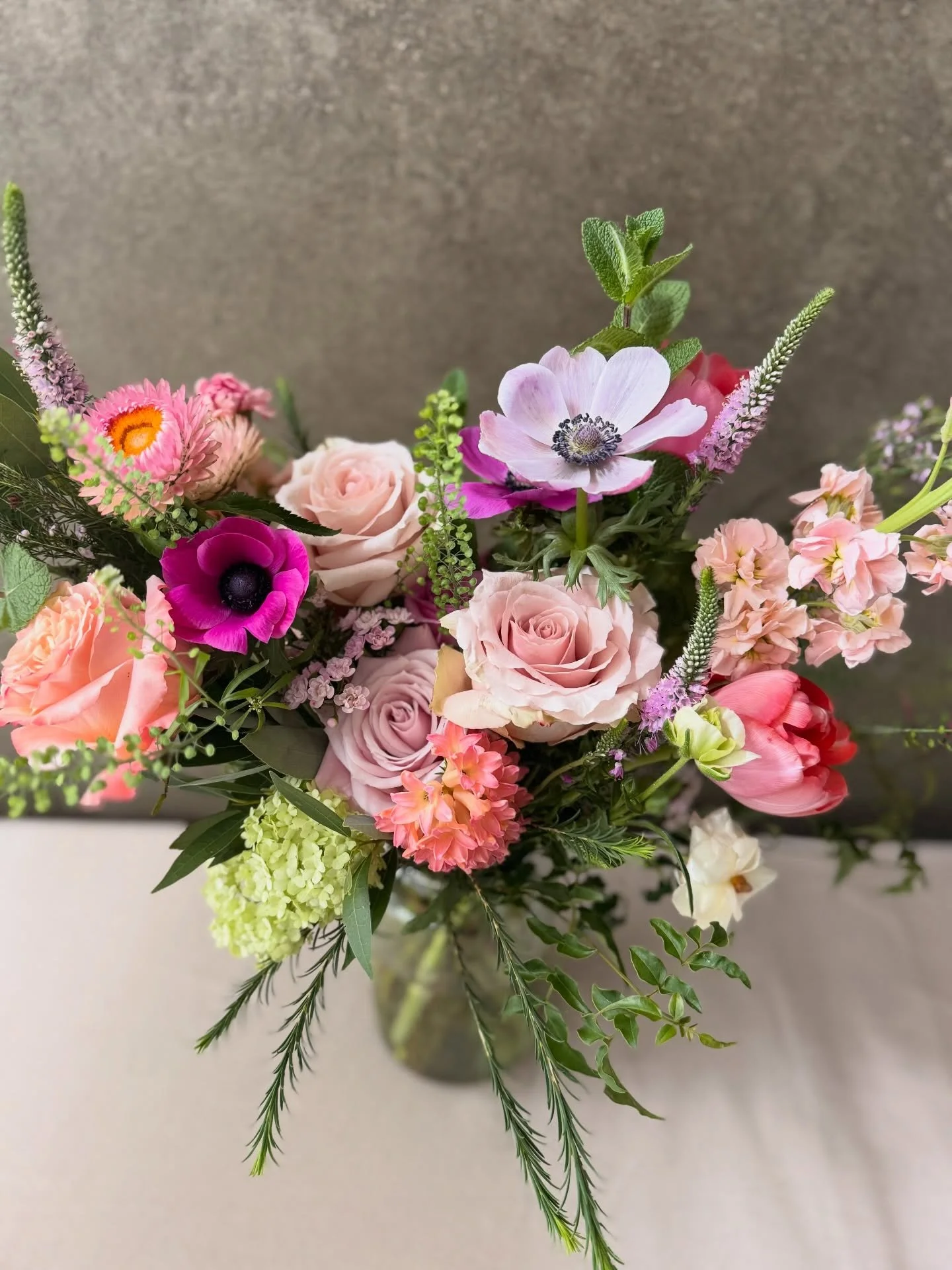 Happy Spring Equinox! ✨🌱

Sharing some springy things from my studio this past week. I can&rsquo;t wait to get outside this weekend to dig and plant!

#springflowers #SpringEquinox #PlantingSeason