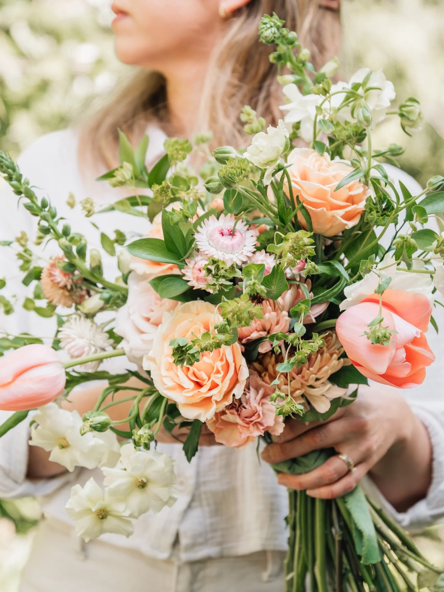 WORKSHOP ANNOUNCEMENT! Bouquets + Golden Hour Glow ✨

Join us for a handheld bouquet workshop! Create something beautiful with @florawoodpdx and seasonal blooms, then step in front of the lens for a mini session with @gilligan_milana. 📸

We&rsquo;re
