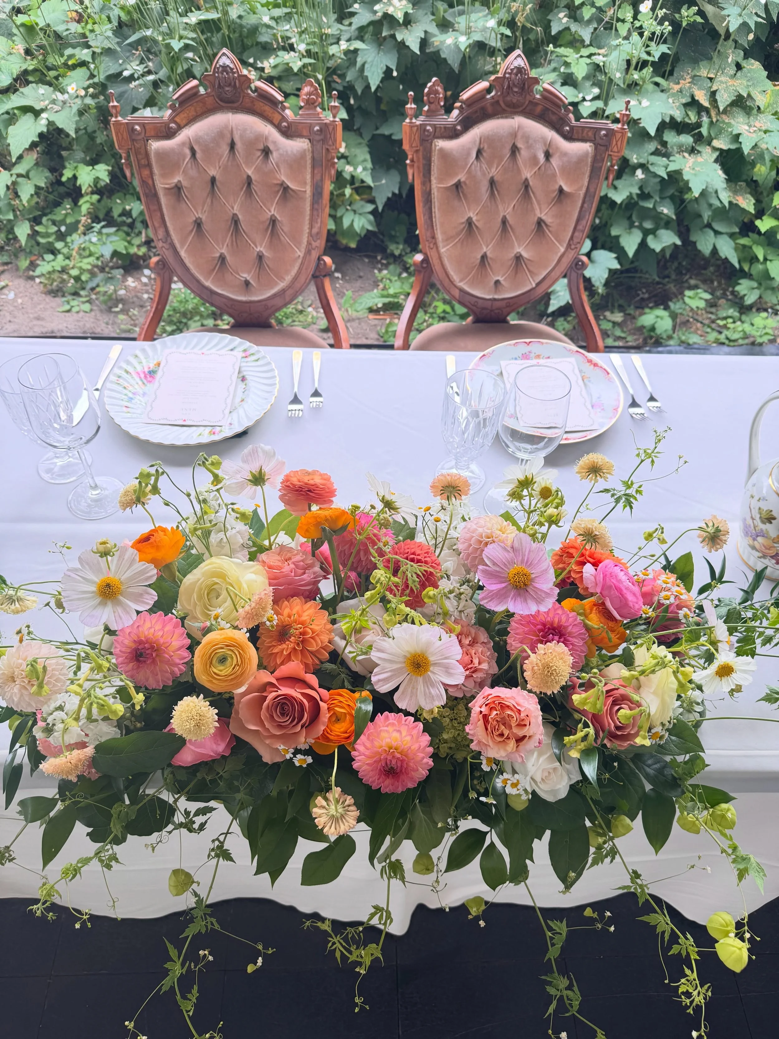 Congrats M + S on your wedding day! 🩷🧡💚

Super happy for a bit cooler weather for delivery and building the arch florals on site!

What a sweet hidden gem in North Portland @victorianbelleweddings. Garden setting that actually feels like you are i