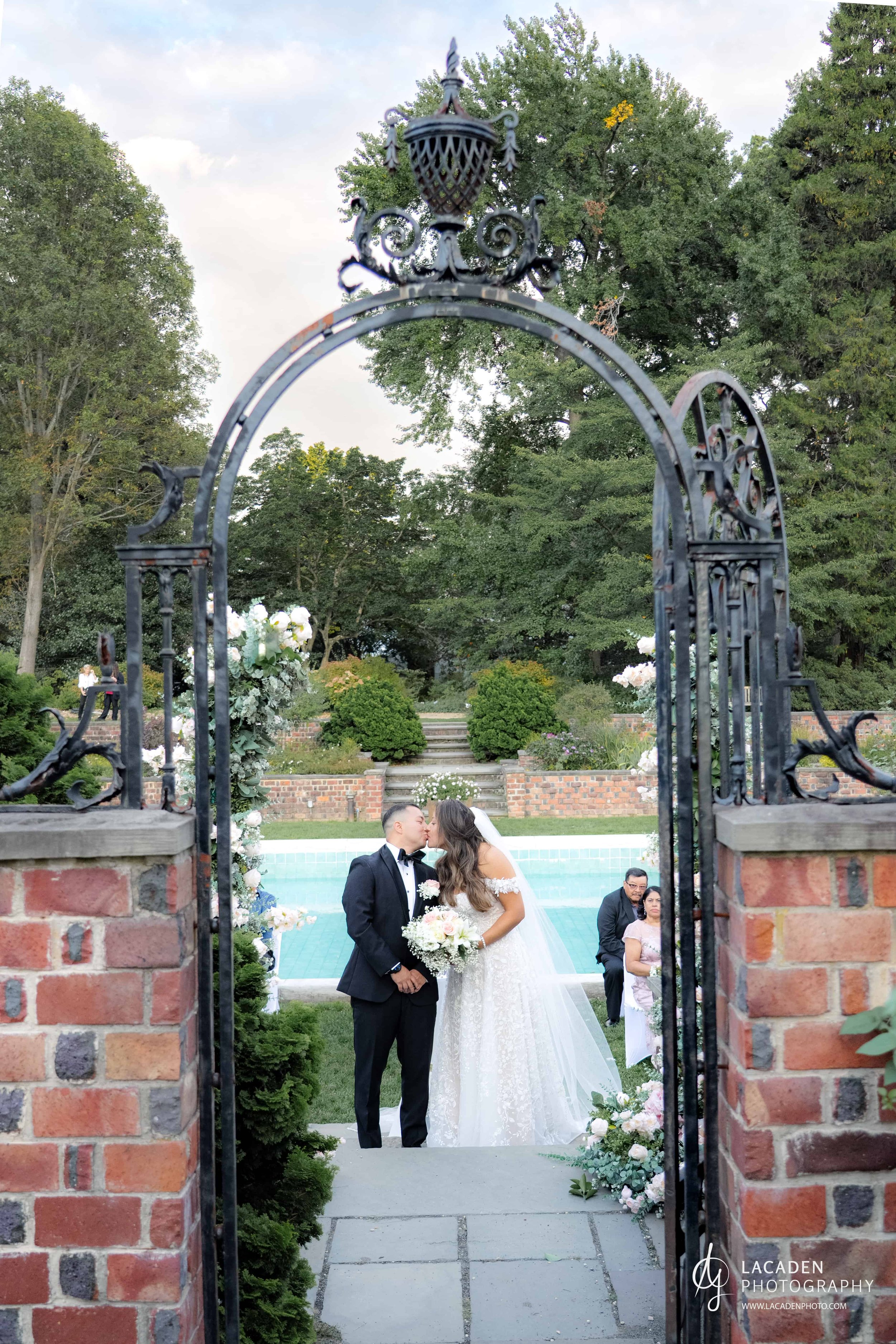 Planting Fields micro wedding-14.jpg