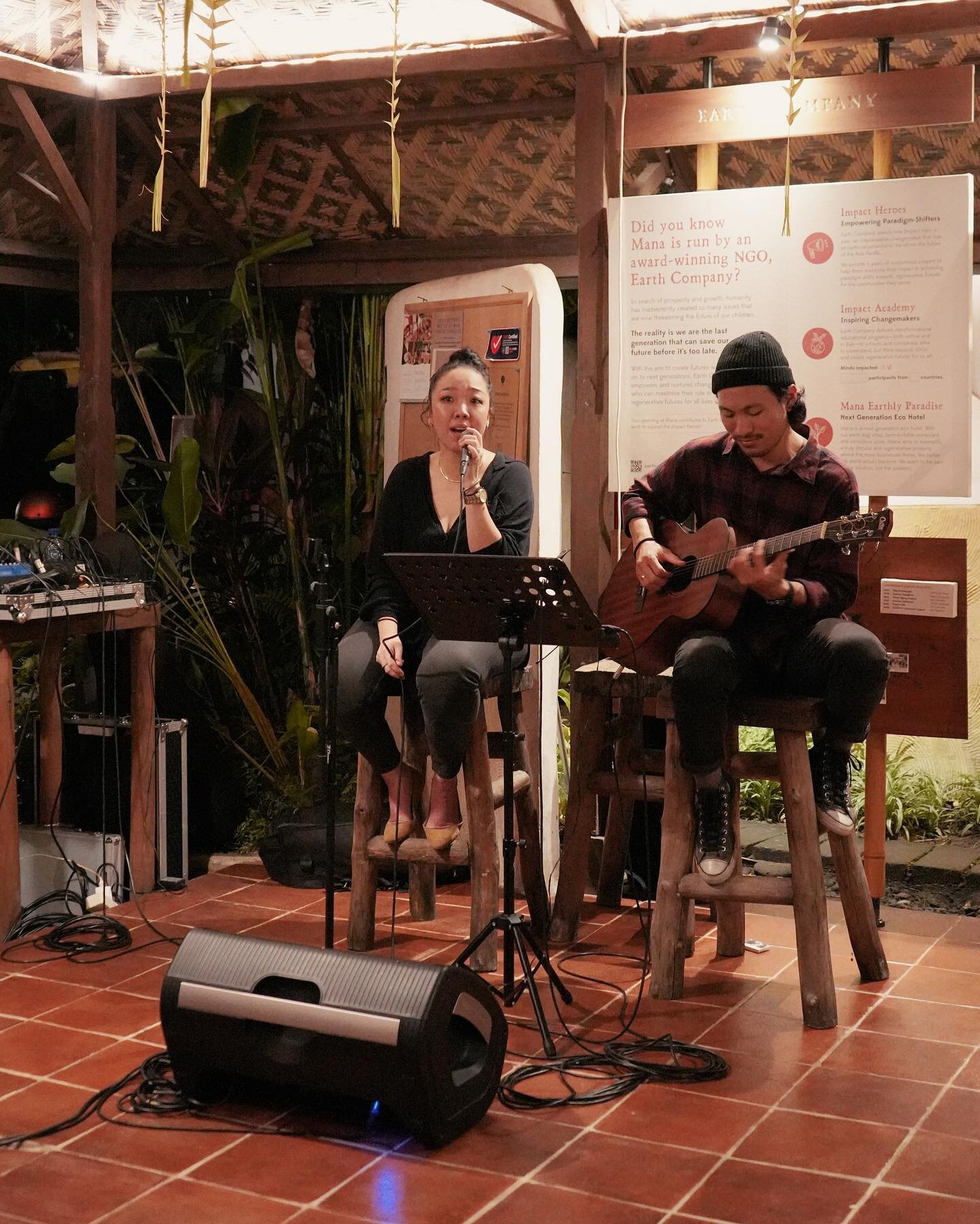 Keeping the celebration alive with soulful tunes 🎶🎉 The acoustic live band at our Susta Festa - Earth Hour celebration at Mana Earthly Paradise created the perfect atmosphere for a night to remember 🌟