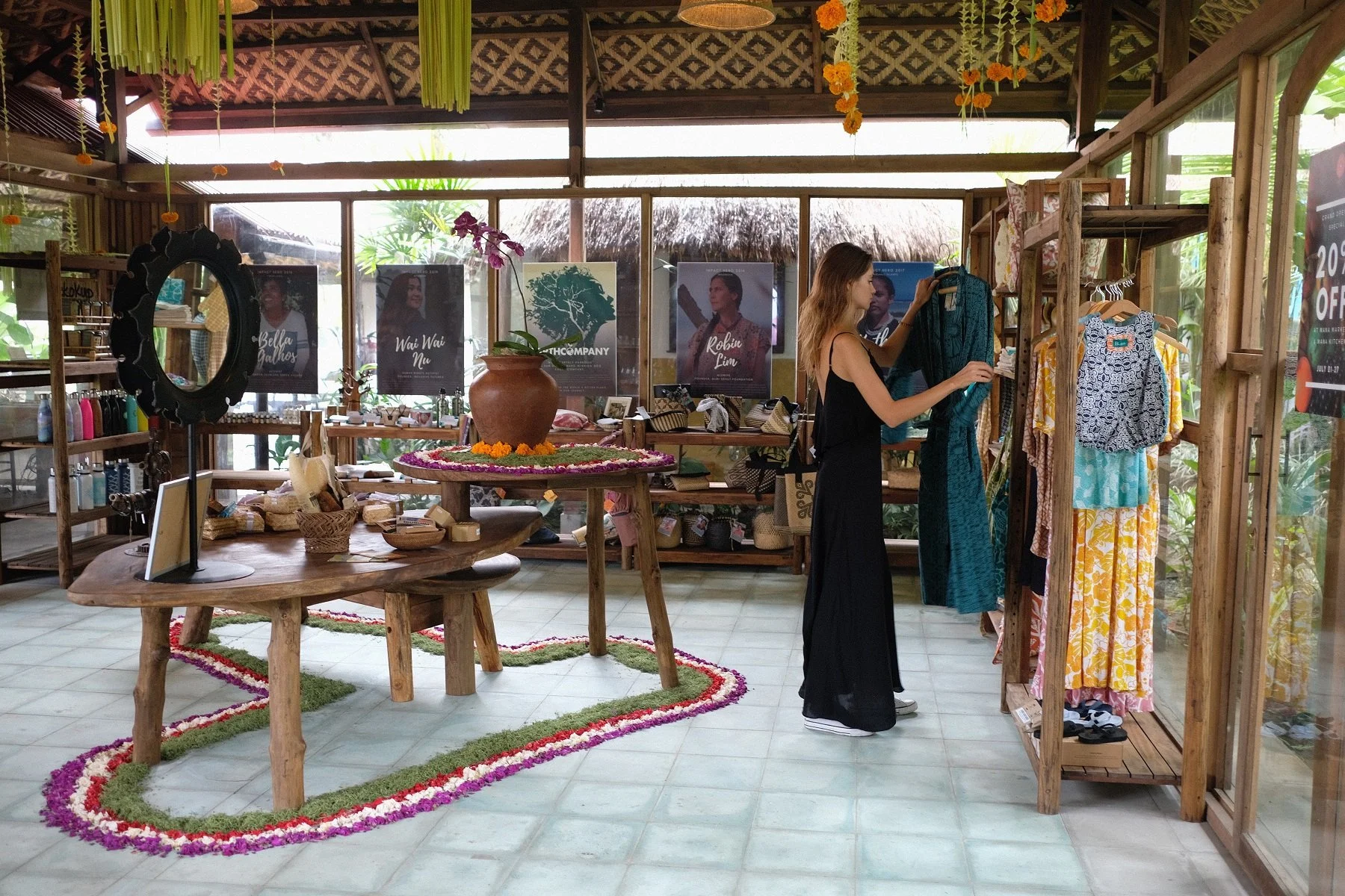 Mana Market Banner.jpg