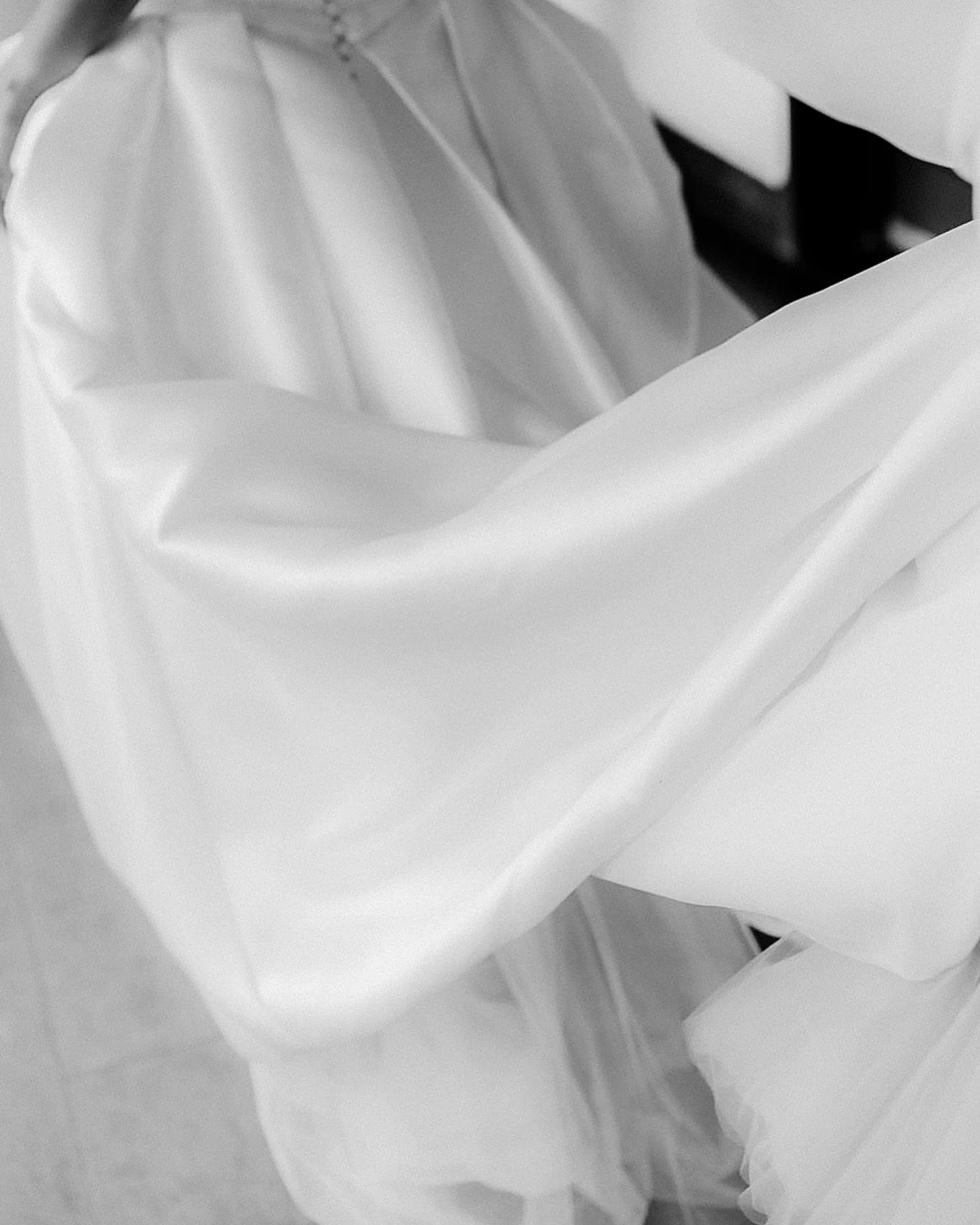 Textures &amp; stories~

#bridedress #bridedetails #fotografodebodasbarcelona