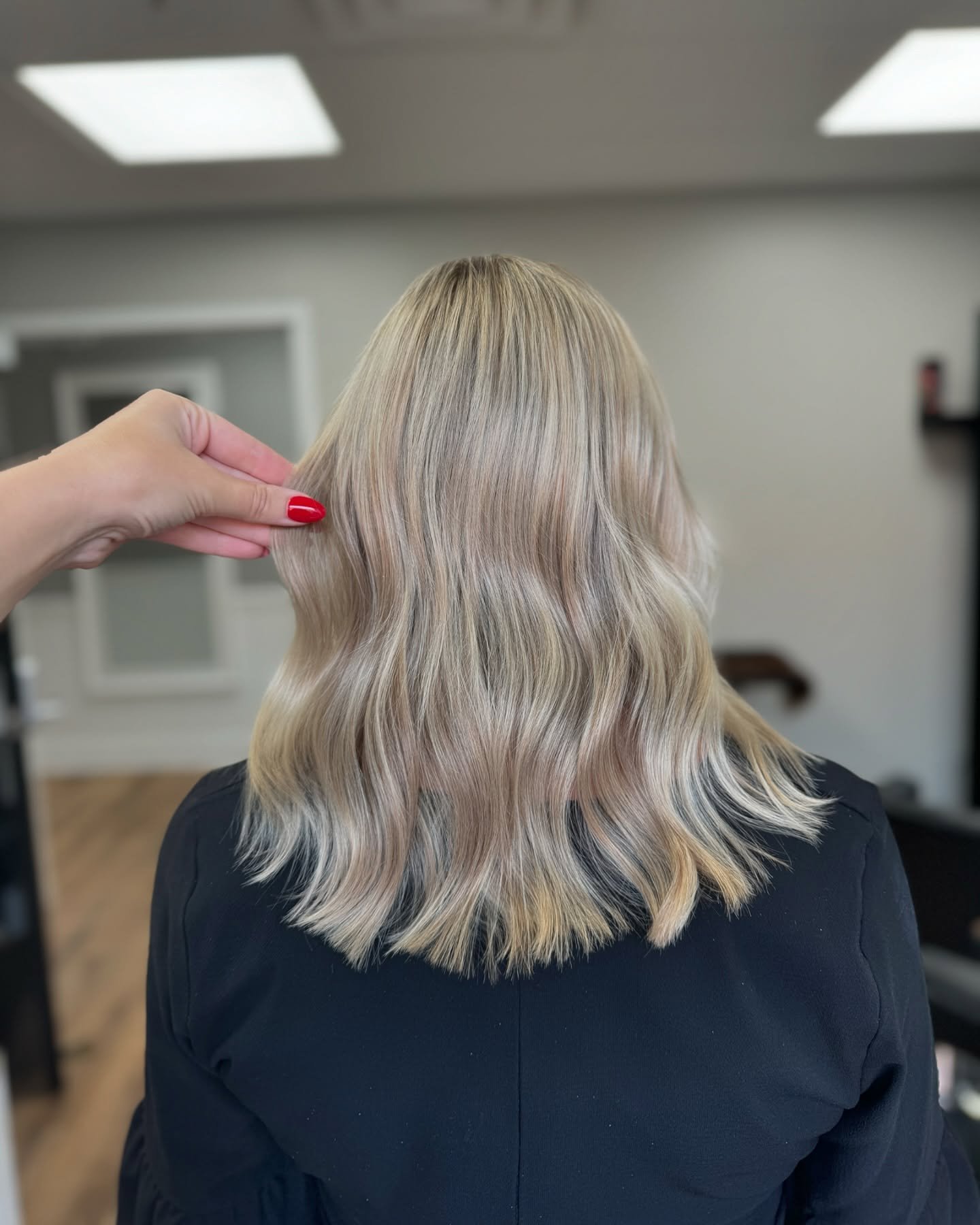 🪩Full Highlight🪩
&bull;
&bull;
&bull;
&bull;
&bull;
#highlights #frankfortil #frankforthairstylist #frankfortilhairstylist #mokenahair #mokenahairstylist