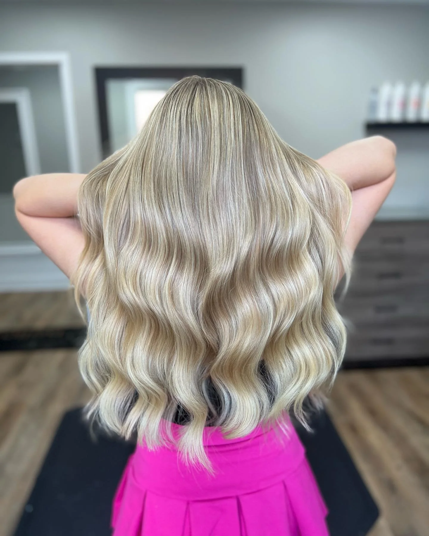 💎Extension Install💎
&bull;
We did 3 rows of @bellamihair 20&rdquo; Volume Wefts 
&bull;
&bull;
&bull;
&bull;
#bellami #bellamihair #bellamihairpro #bellamiextensions #bellamihairextensions #bellamivolumewefts #extensionsfrankfort #extensionsnewleno