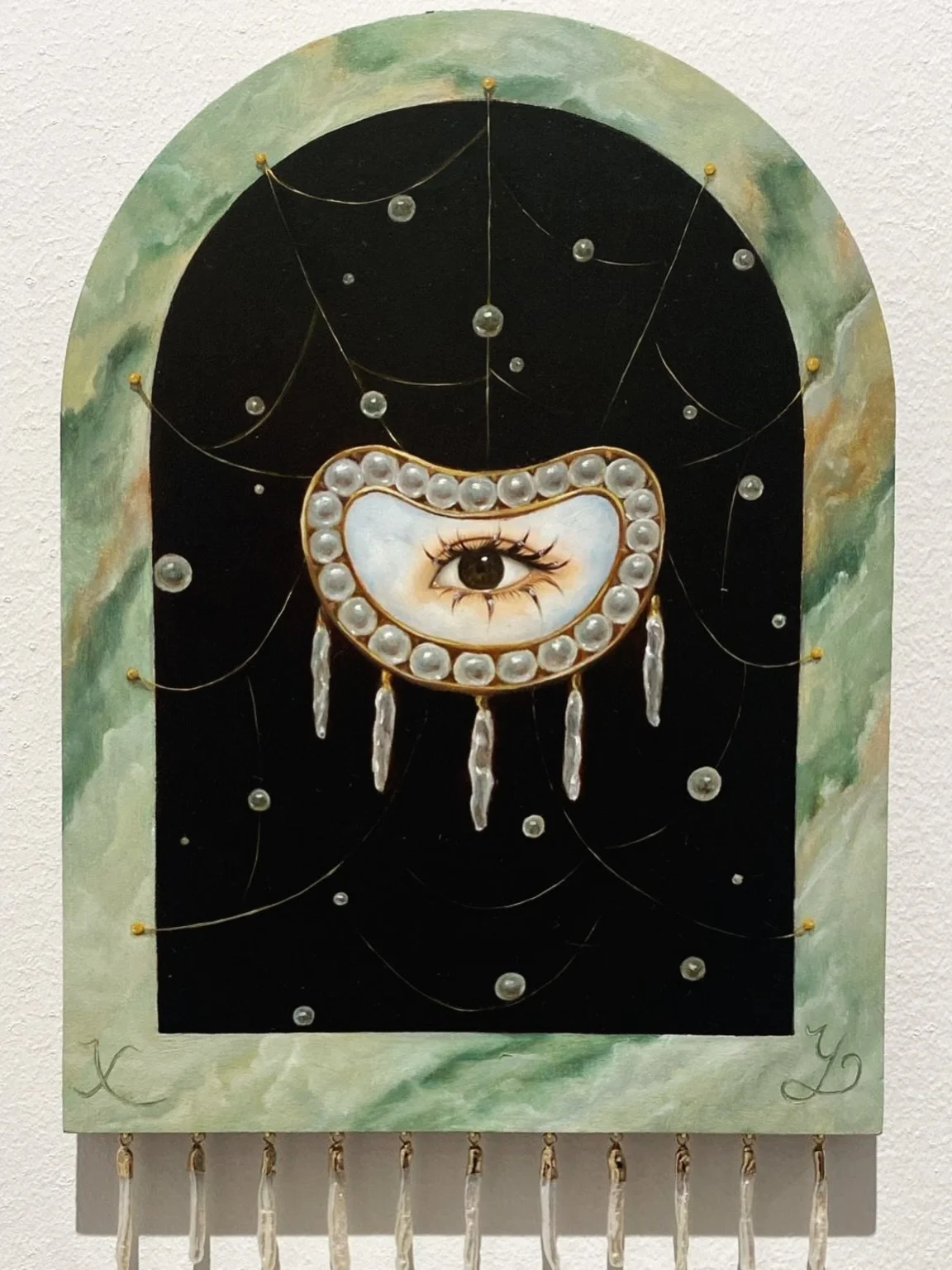 A couple of weeks ago I visited Berntson Bhattacharjee (@berntsonbhattacharjee ) and I keep thinking back to Coming Up Roses. It has lingered, which is always the sign of a strong exhibition. The show brings together a tight group of painters and ima