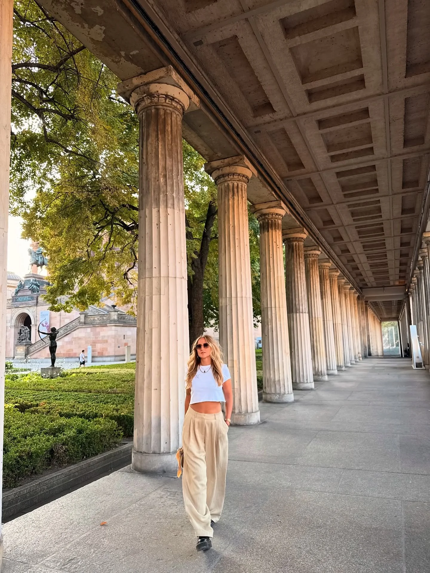 Most people wait for the money, the body, the success, the epic s*x&hellip; before they become the person they want to be. 
&sbquo;I will feel abundant when my bank account shows me xxz&lsquo;. &sbquo;I will feel sexy when I&lsquo;m with a partner th