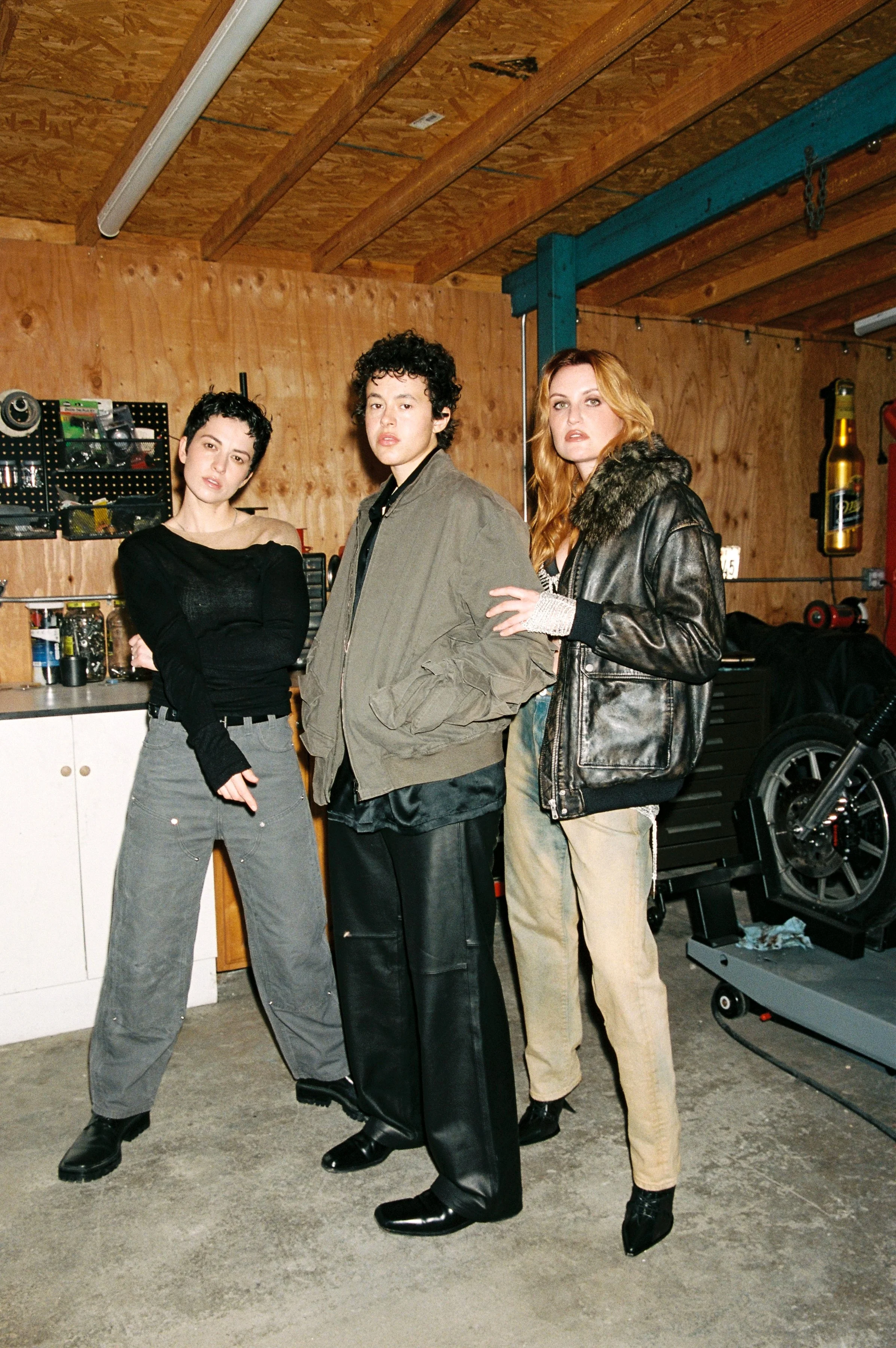 muna polyester cover 2026 interview dancing on the wall