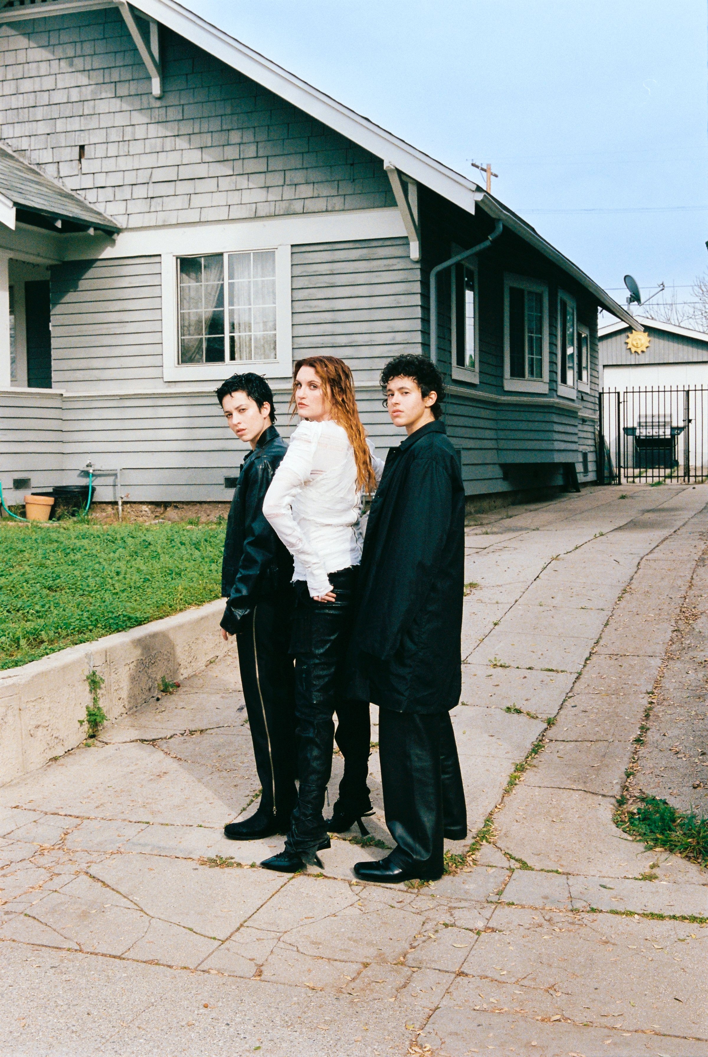 muna polyester cover 2026 interview dancing on the wall