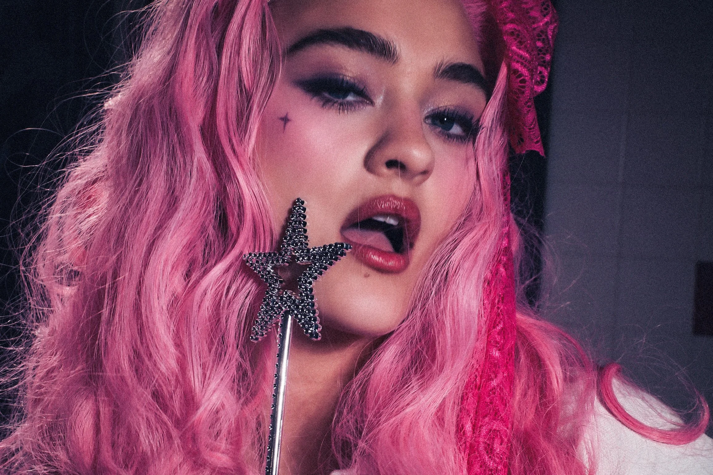 lizzie greene Nickelodeon sitcom Nicky, Ricky, Dicky & Dawn rob corsini polyesterzine polyestermagazine polyester magazine zine yellowstone ransom canyon actress interview editorial
