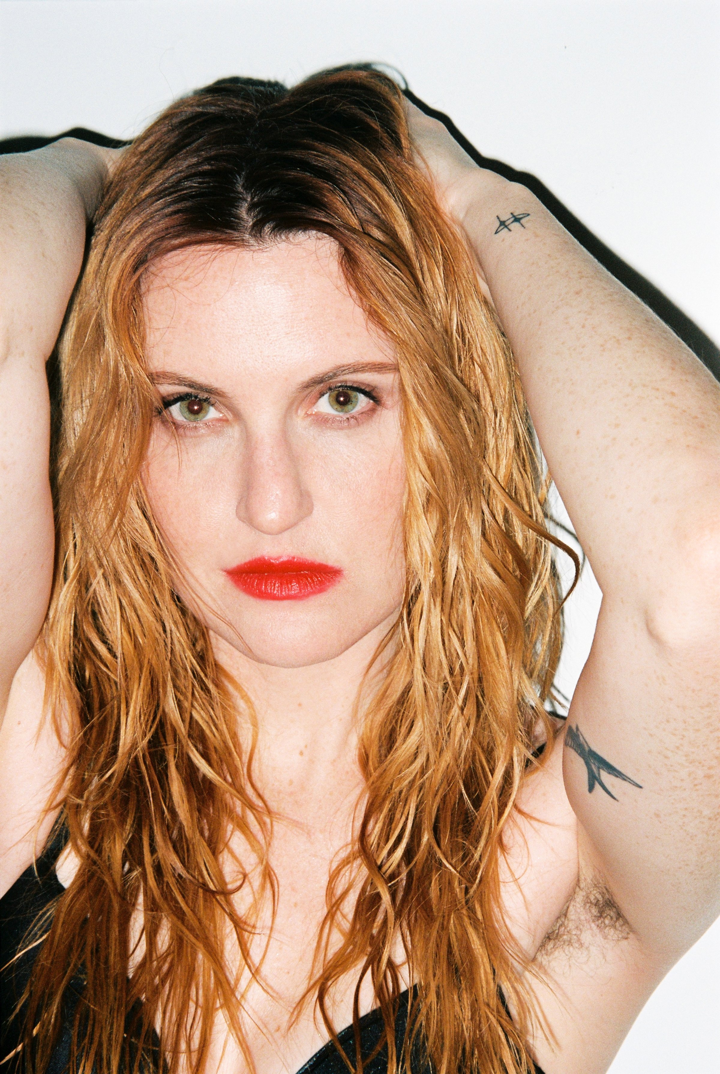 muna polyester cover 2026 interview dancing on the wall