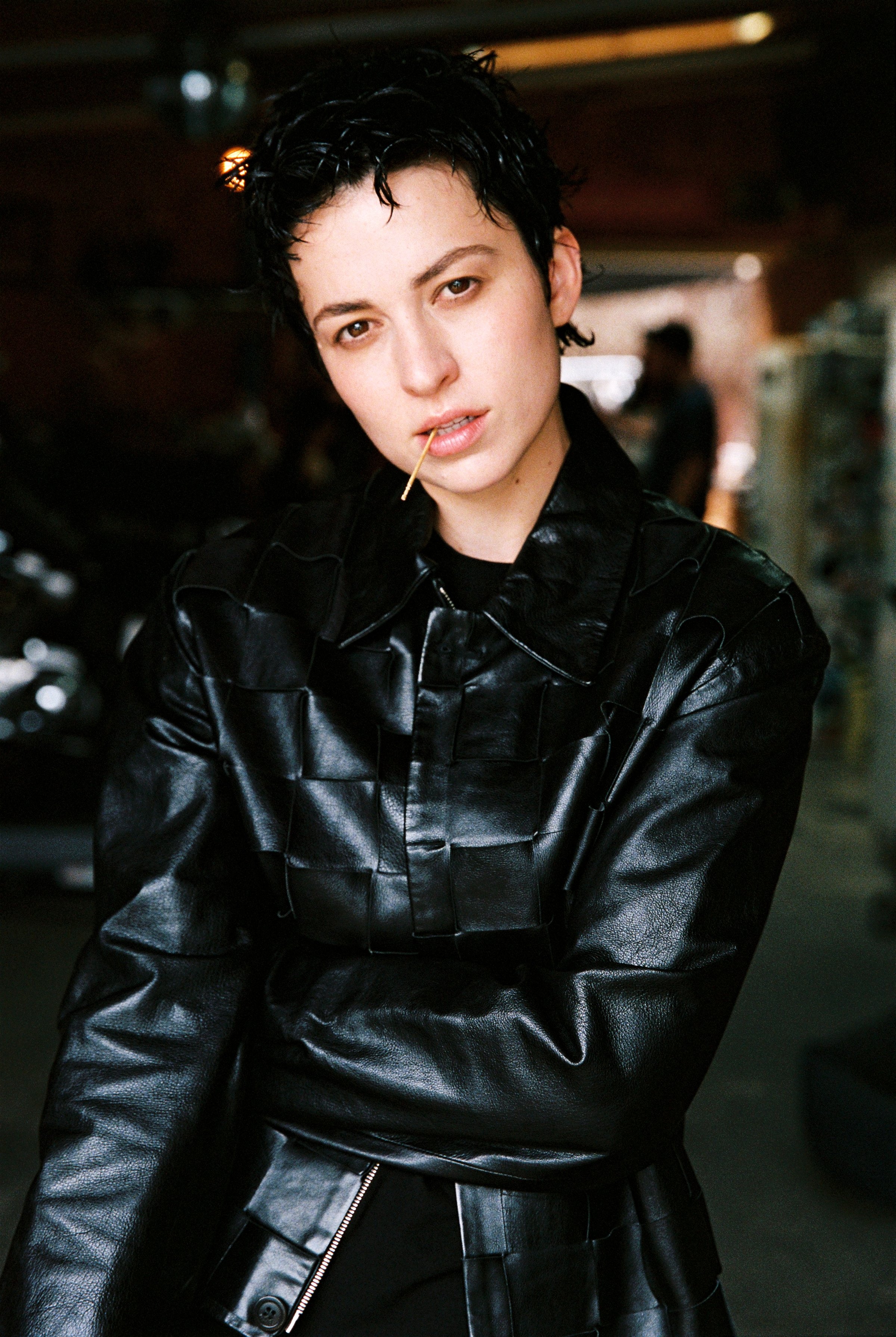 muna polyester cover 2026 dancing on the wall