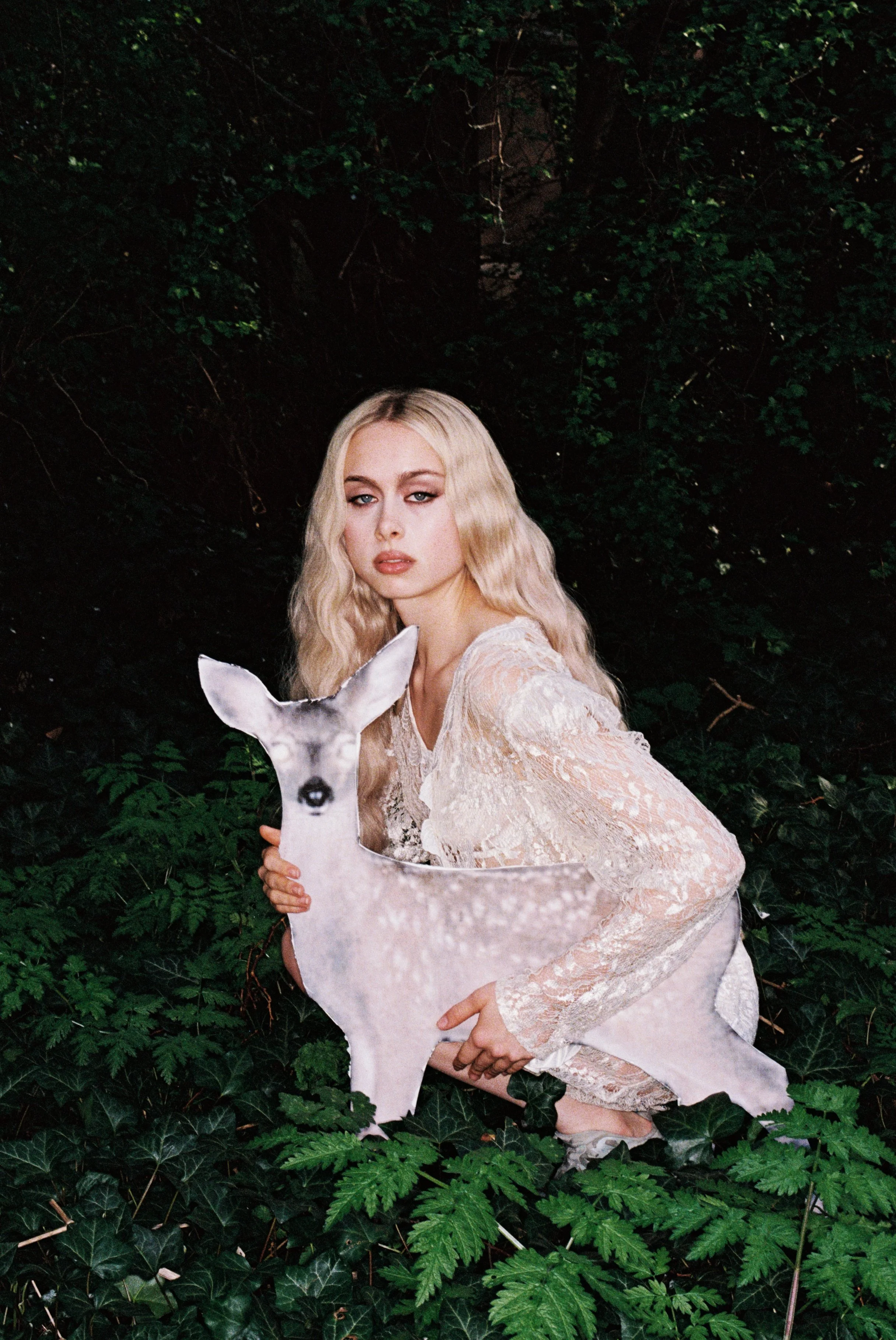 erin lecount music photoshoot feature editorial lewis vorn polyesterzine polyester zine magazine