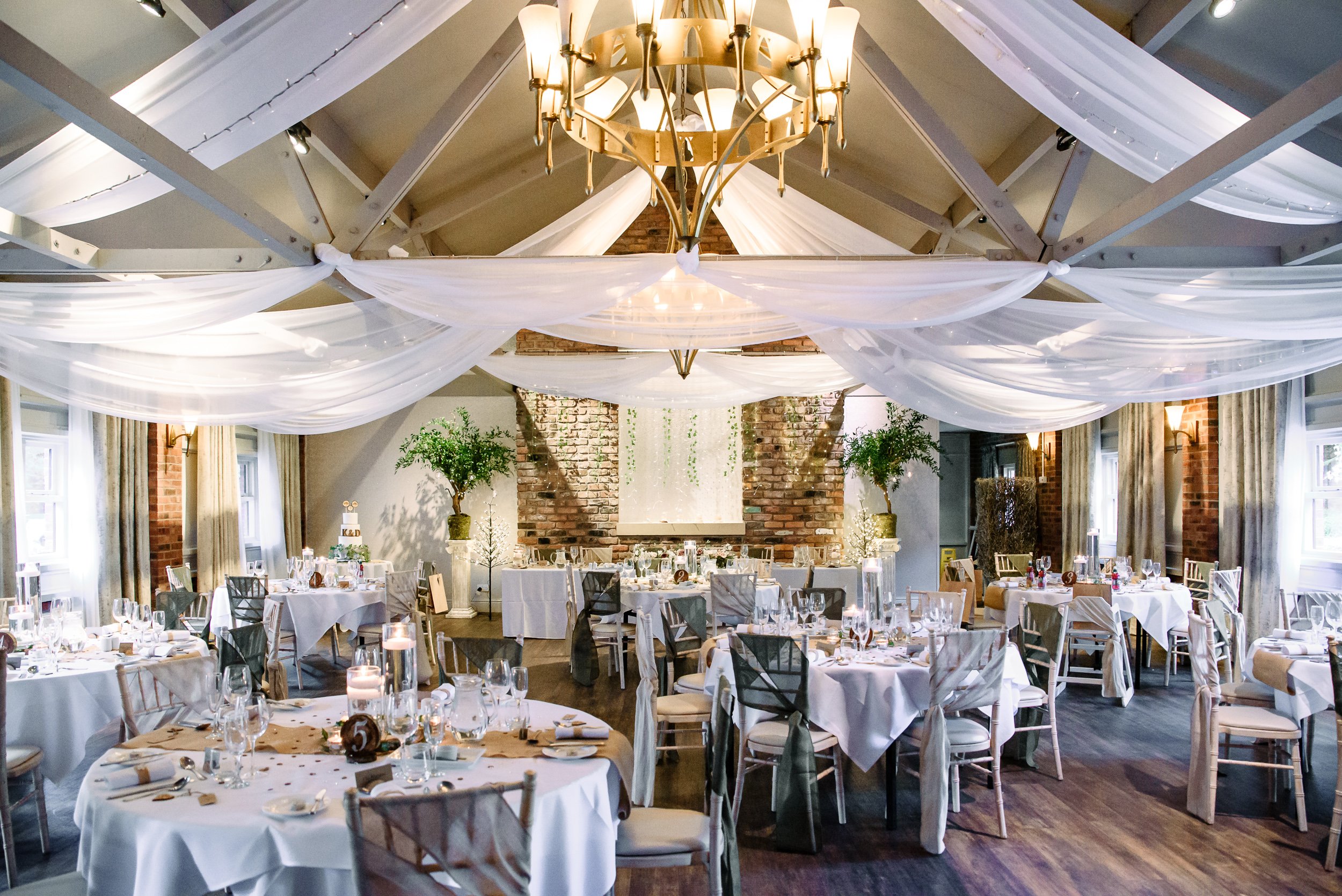 Bartle Hall Spring Wedding Photographer-068_.jpg