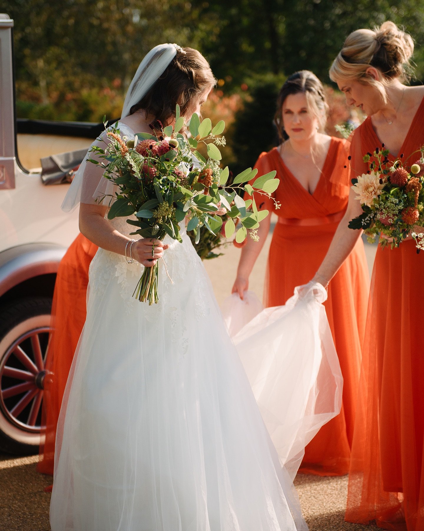 The cosiness of an Autumn wedding is unbeatable 🧡

Congratulations E&amp;M! I&rsquo;m beyond happy for you both, being part of your wedding journey has been a constant source of joy ☀️

@wordenhallpark is a dream venue, with endless portrait opportu