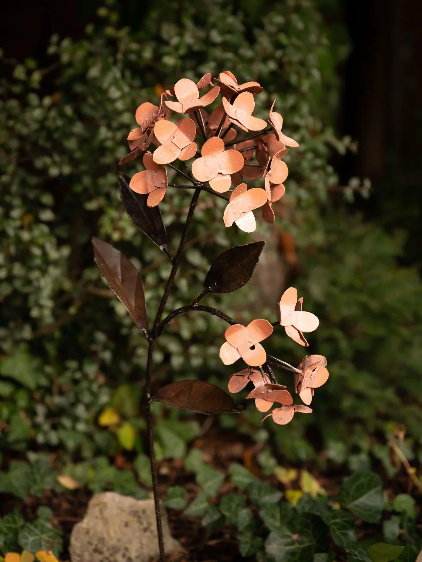 Customer Love!

&ldquo;I have bought from Chi-Africa before and they don&rsquo;t disappoint. Flowers are sturdy and stunning and customer service is fantastic. Would buy again.&rdquo;

Our Hydrangea sculpture is handcrafted from recycled metal in Zim