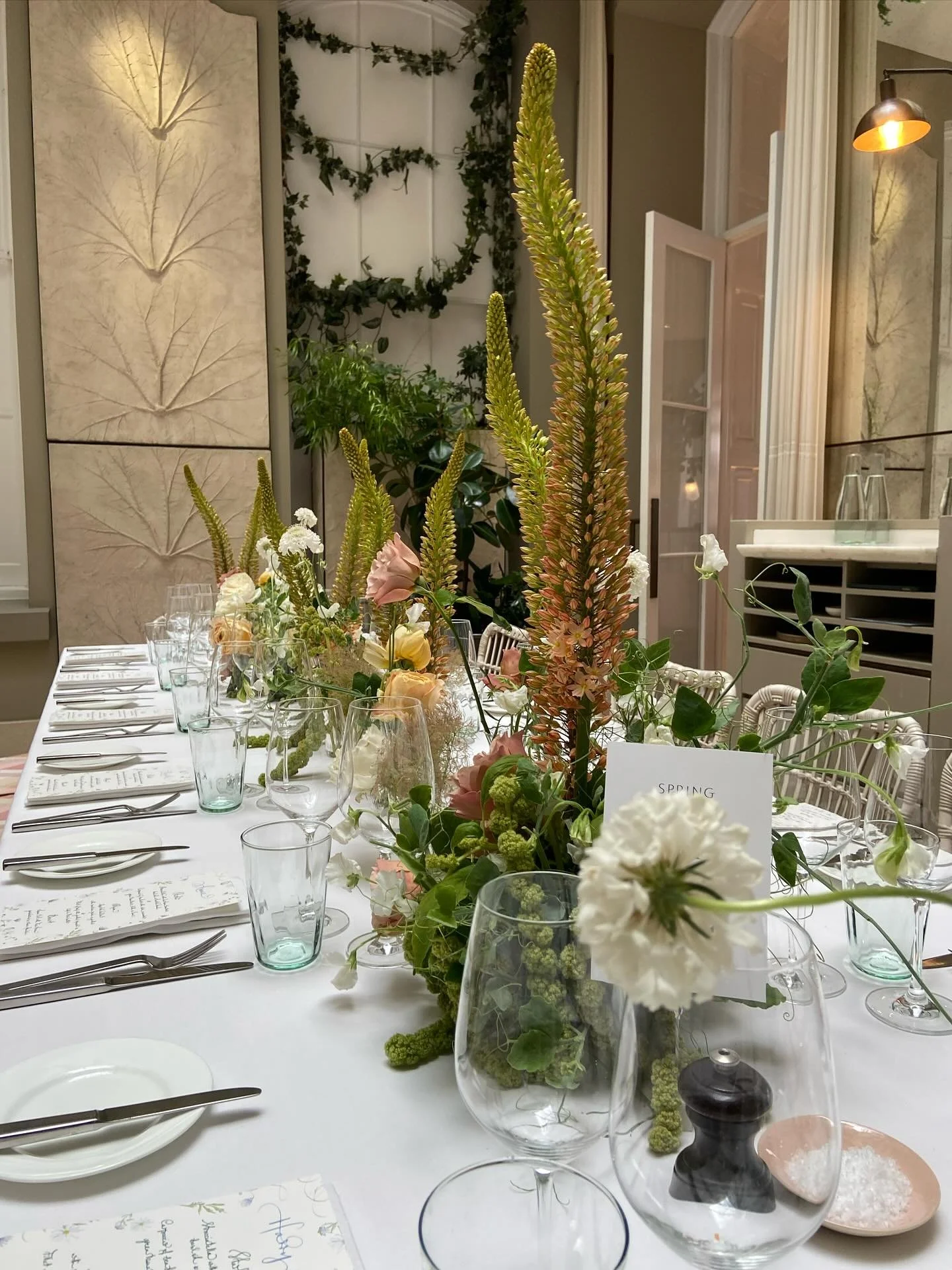 Juicy tables at @spring_ldn 🧡 O+J