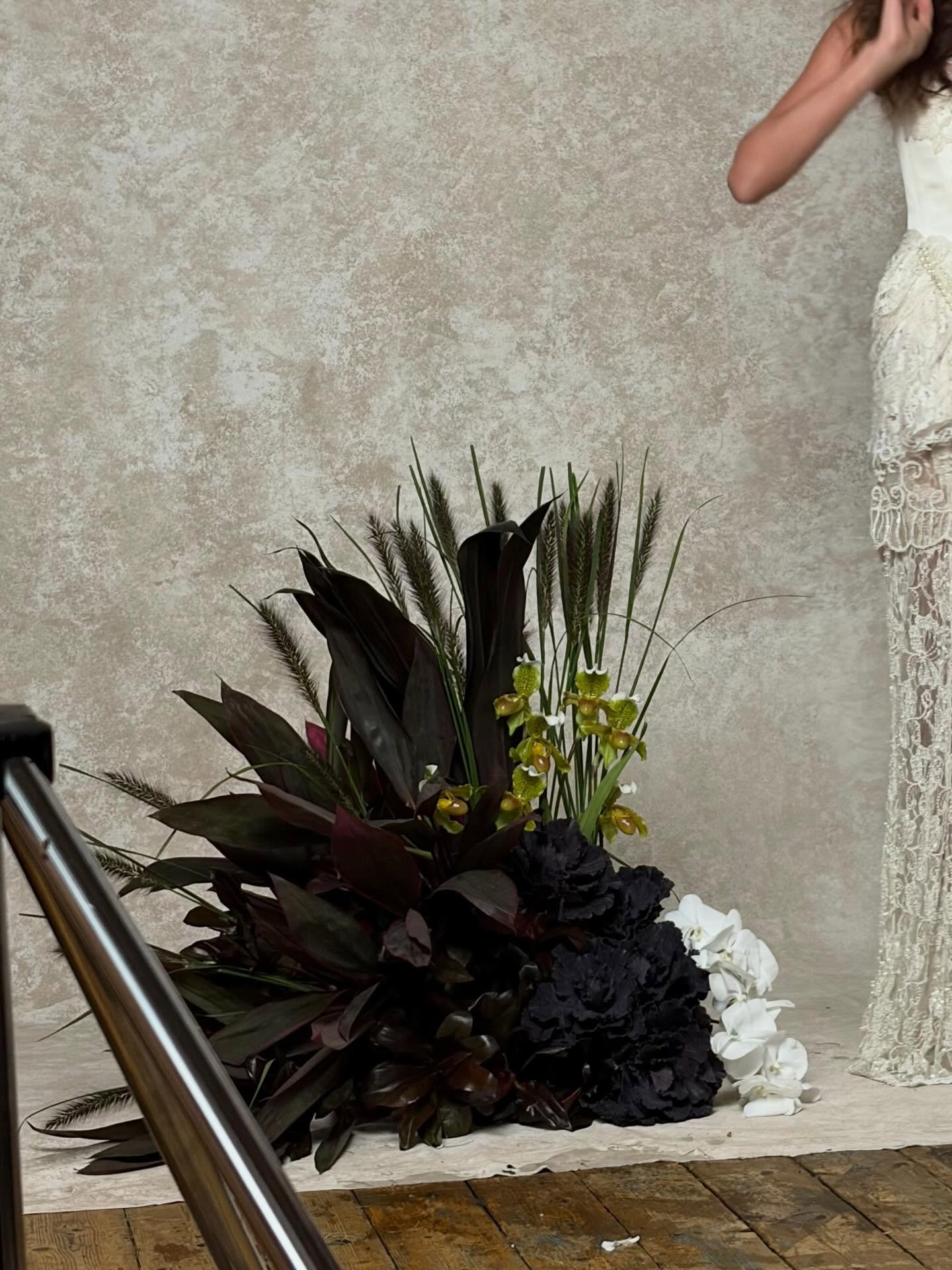 Pt.2 Monochrome Florals BTS 🌚

A collaboration between: 
Photographer: 
Concept: @joy_by_ash
Dress designer &amp; styling: @julita_ldn_bride
Floral design: @katefloweran
Hair: @hairbylaurachadwick
Makeup: @mayalewismakeup
Model: Swade @namedmodels
J