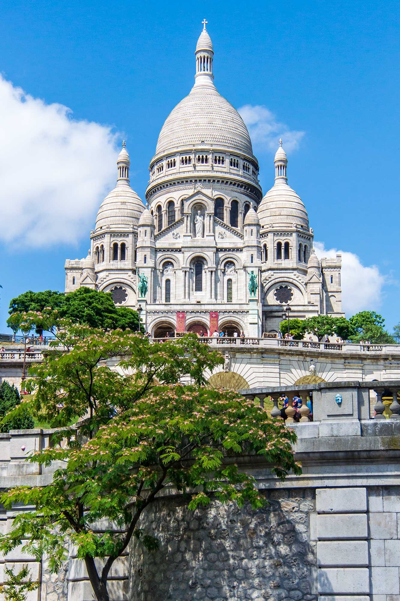 The Basilica of Sacre-Coeur de Montmartre (Sacred Heart of Montmartre) in Paris, France. A Roman Catholic Church dedicated to the Sacred Heart of Jesus.