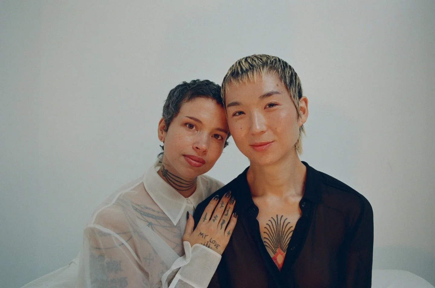 ✨ASAP 2026 ARTIST HIGHLIGHT✨ 
Holland Andrews (they/them) and yuniya edi kwon (she/her) are composer-improvisers, vocalists, and interdisciplinary performance makers based in Brooklyn, NY. Their collaborative practice is an emergent and embodied exte