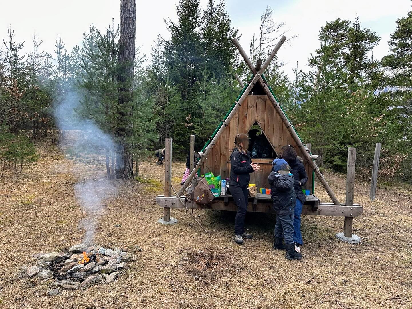 The cabins built 2 years ago for the school in Saxon are still moving around every new season so that the children can enjoy and learn about the forest, the orchard, the fields&hellip; always wonderful to get some updates m! #cabinliving #cabinlife #