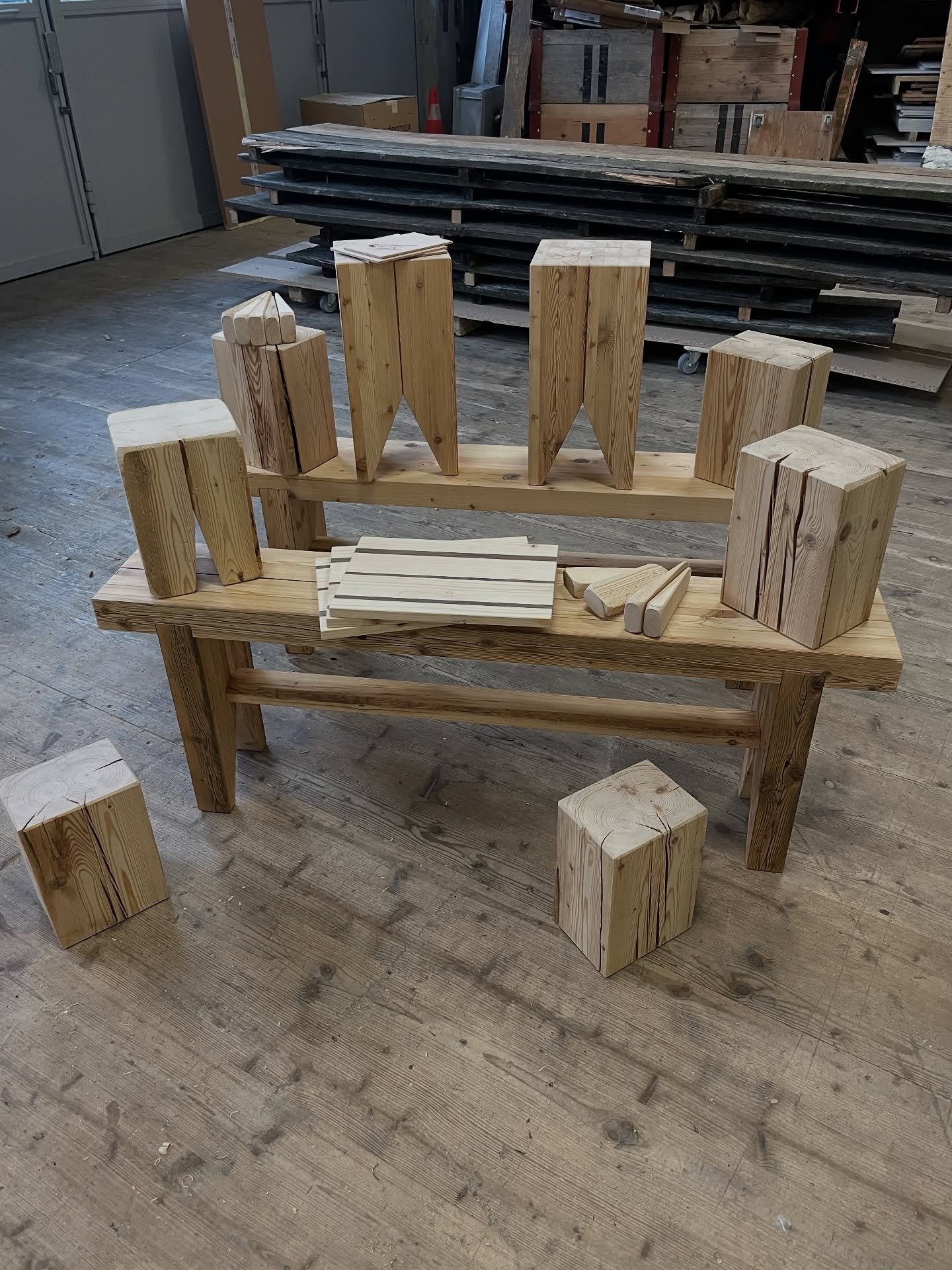 Getting ready for Christmas. See you this Sunday for the weinachtsmarkt @fcwalchwil in the Gemeindesaal from 11-17h. #christmaspresents #woodengifts #swissmade