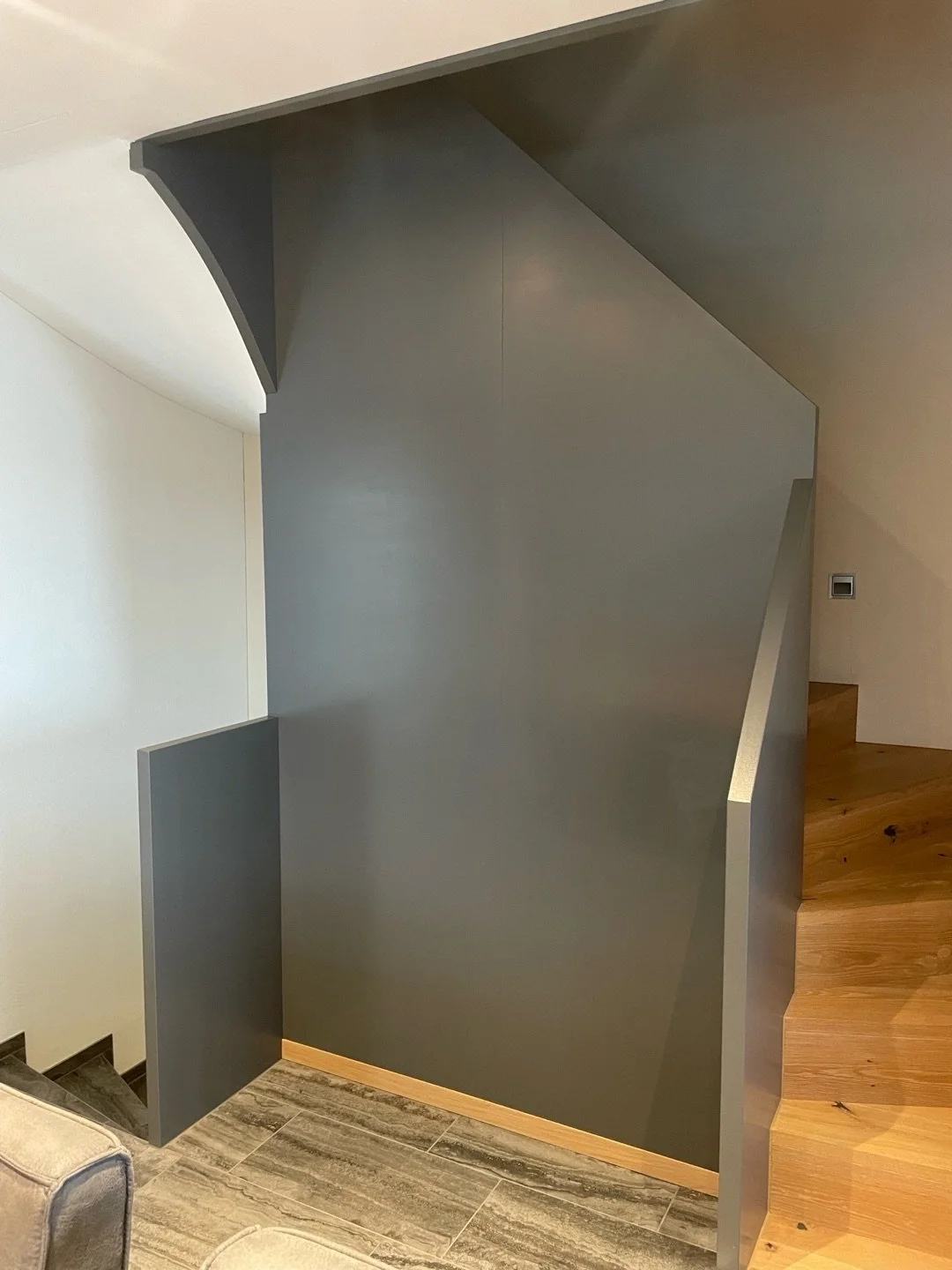 Making this empty space cosy with Acoustic @woodupp_ch panels. 
#woodwork #interi&ouml;r #interiordesign