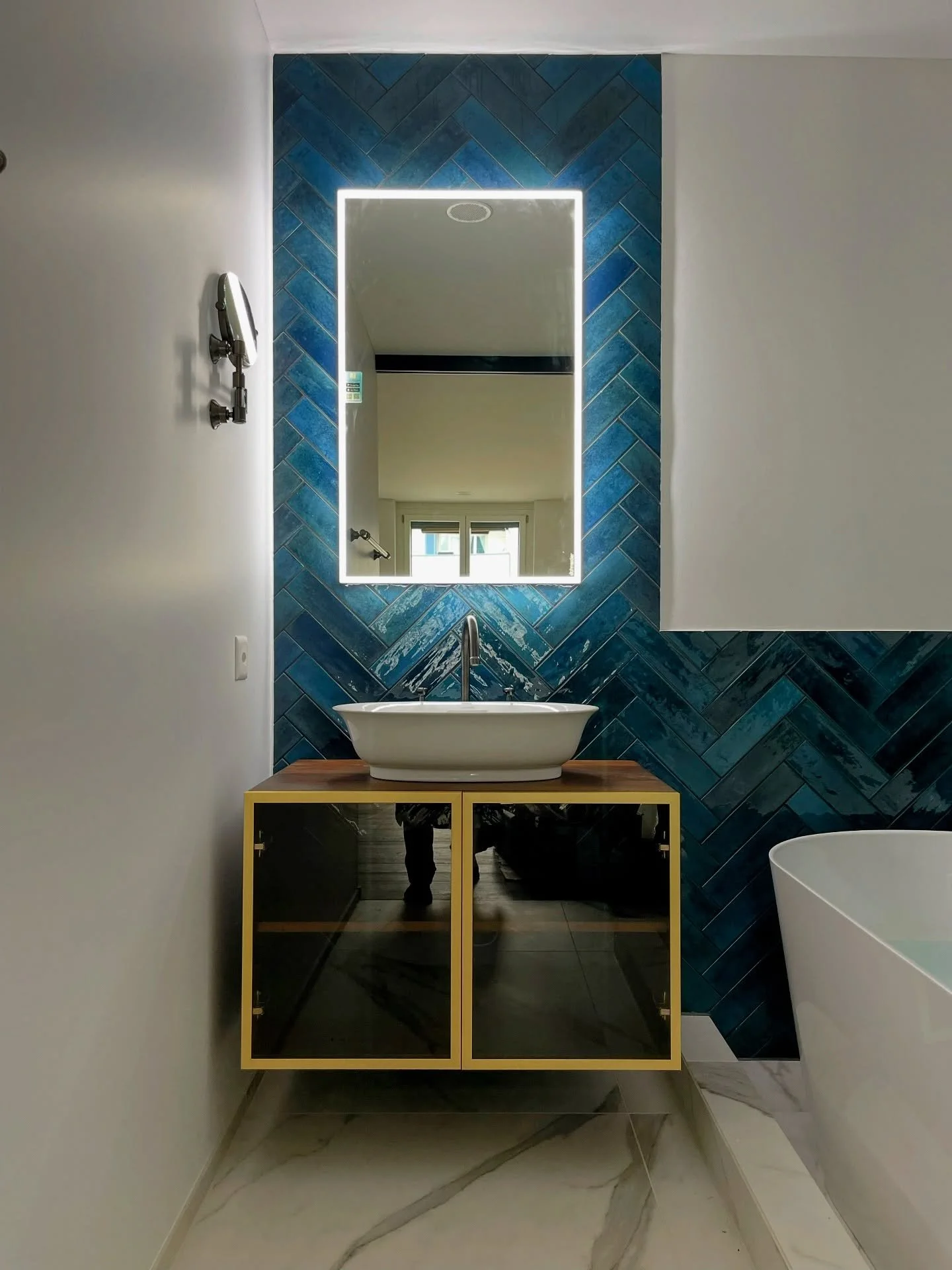 Just installed some custom walnut bathroom furniture in a luxury new-build apartment.

#walnutwood #bathroom #bathroomdesign #bathroominspo #sink #cabinetry