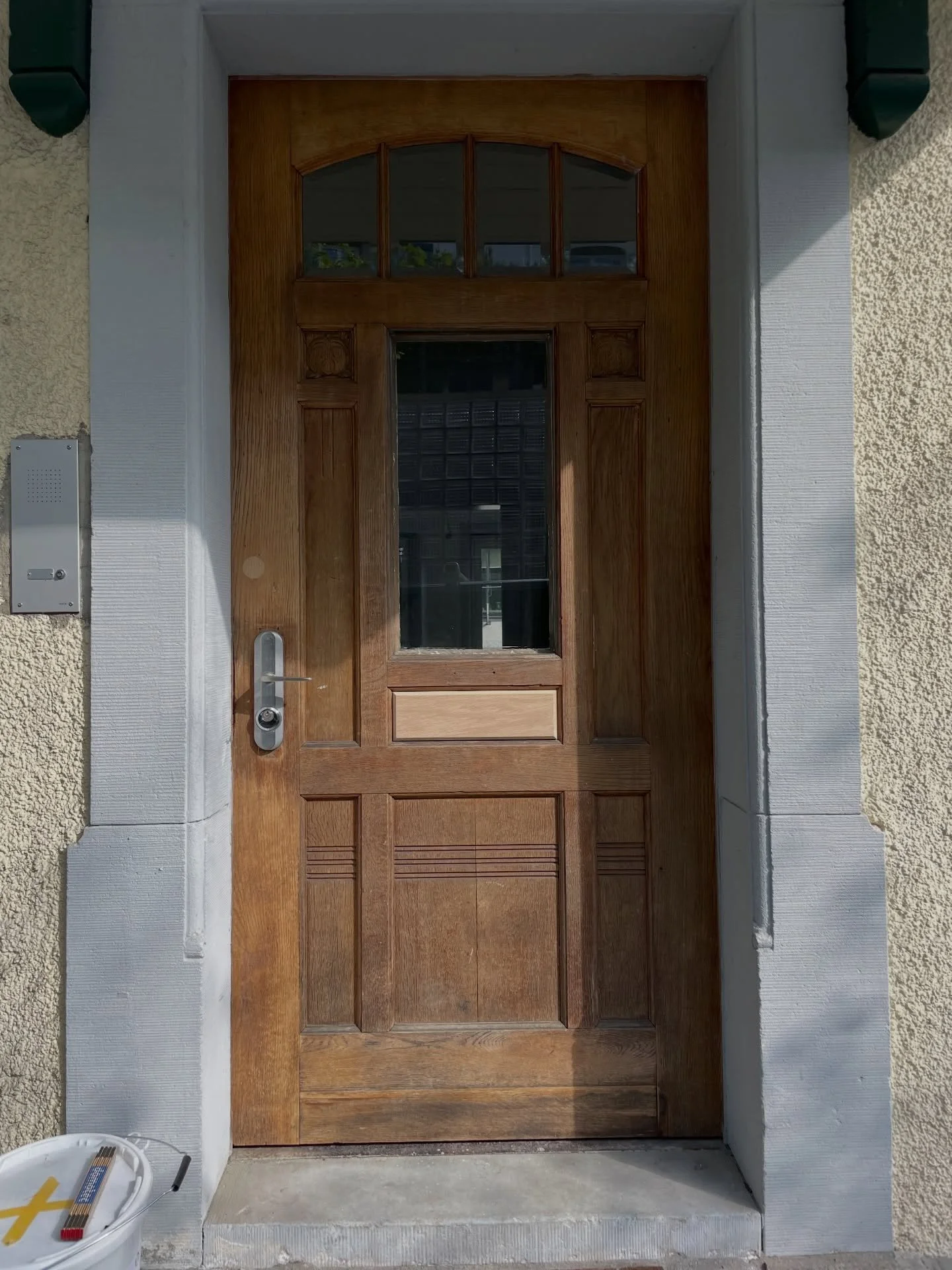 These beautiful old doors were worth repairing because they were crafted with skill and passion. We gave them a second chance without hesitation.🔨😀

#reuse #woodwork #oakdoors #woodrepair